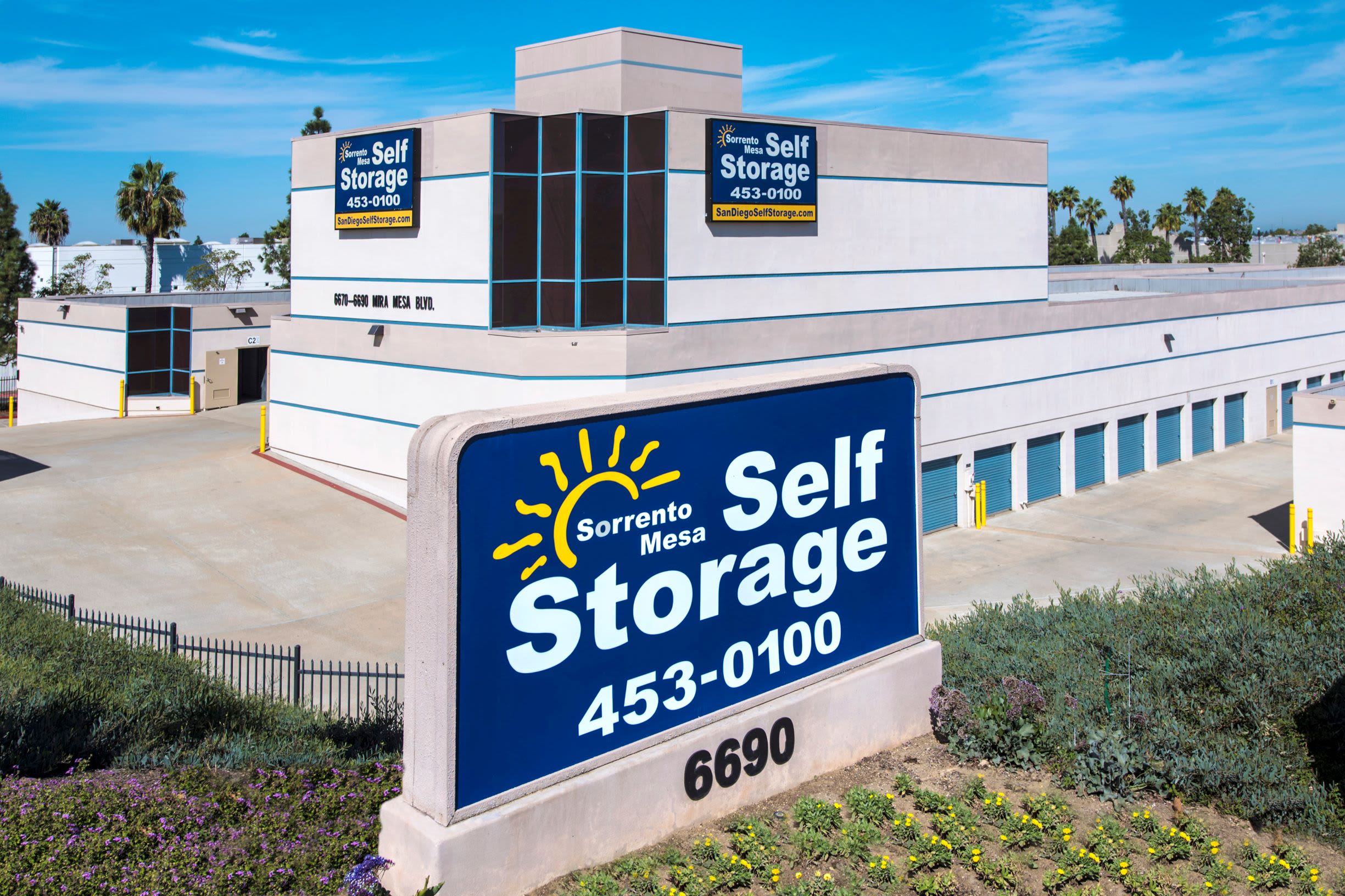 Signage at Sorrento Mesa Self Storage in San Diego, CA