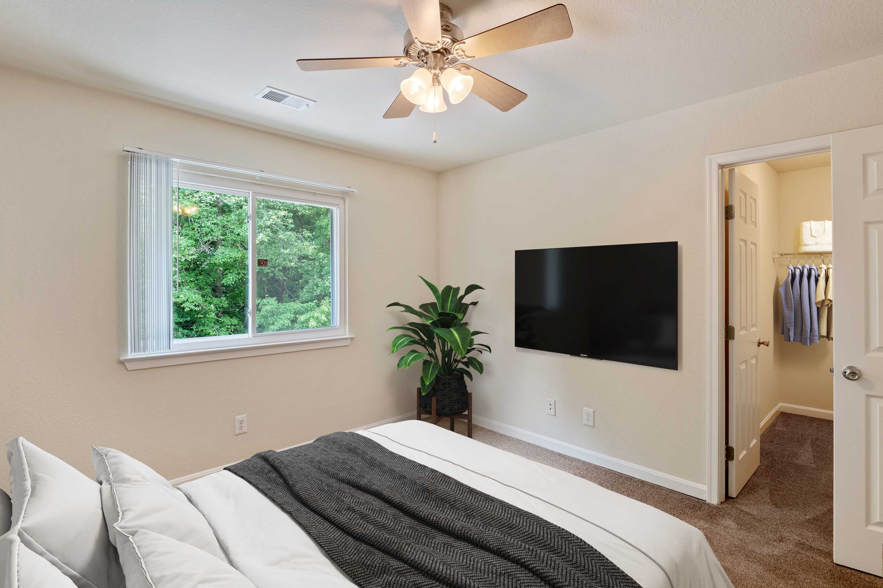 A welcoming bedroom at Glenn Forest in Lexington Park, Maryland