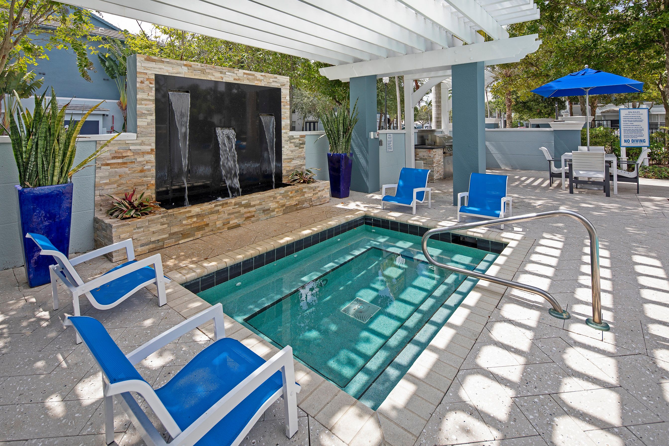 Outdoor area for residents to enjoy at The Pearl in Ft Lauderdale, Florida
