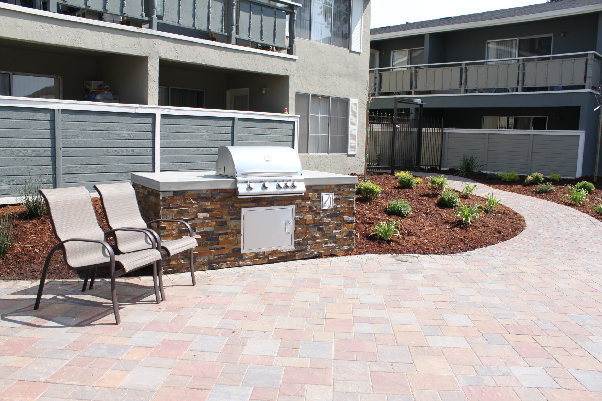 Barbecue area at Pinebrook Apartment Homes in Fremont, California
