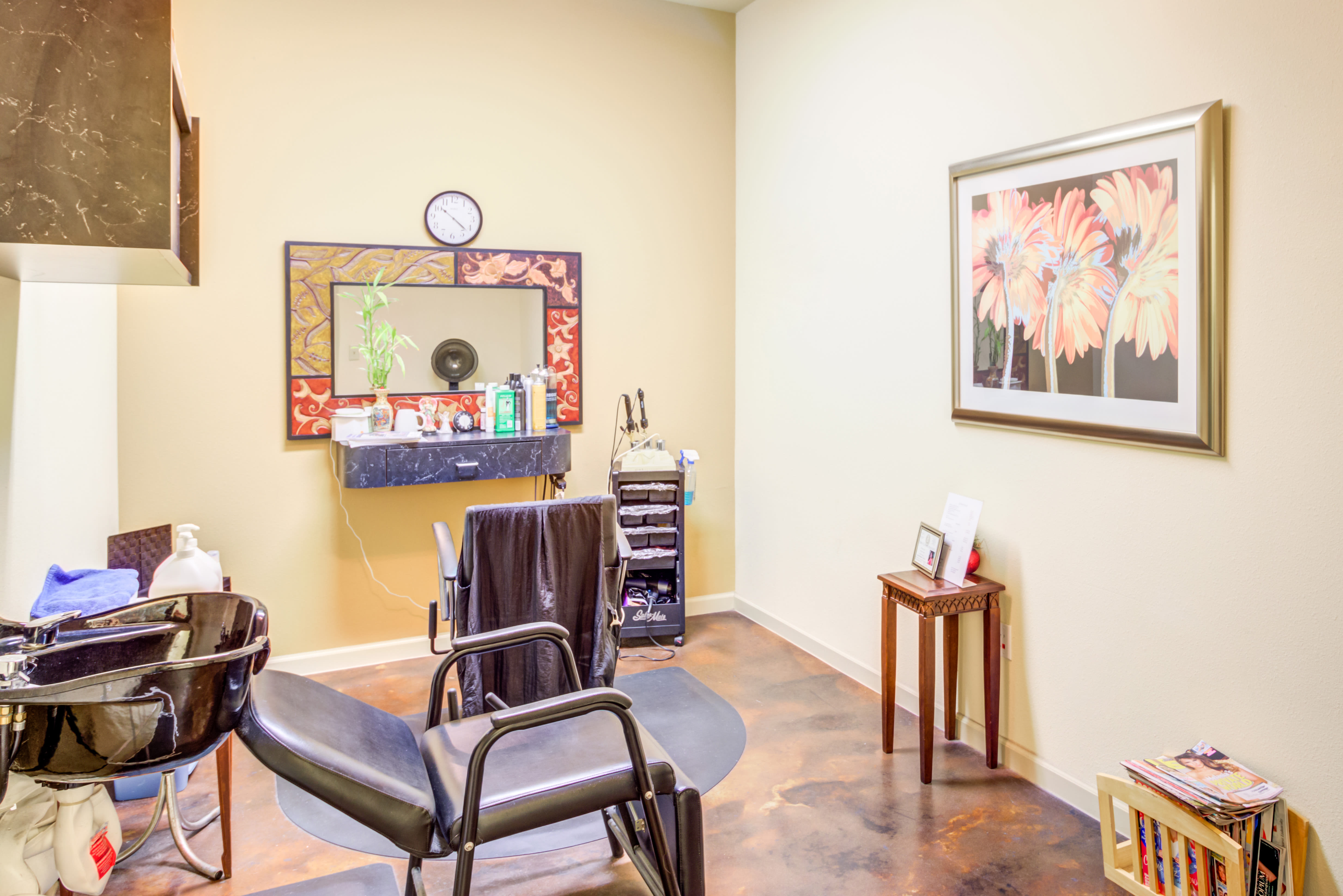An onsite salon at Woodside Manor in Conroe, Texas