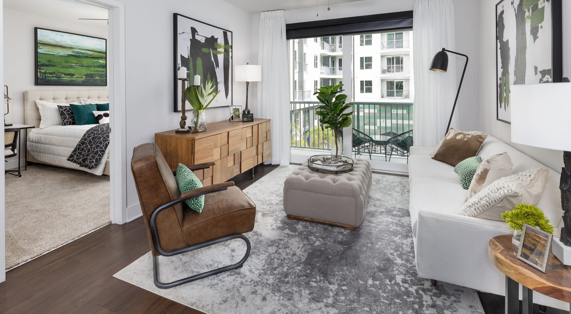 Apply to live at Central Station on Orange in Orlando, Florida