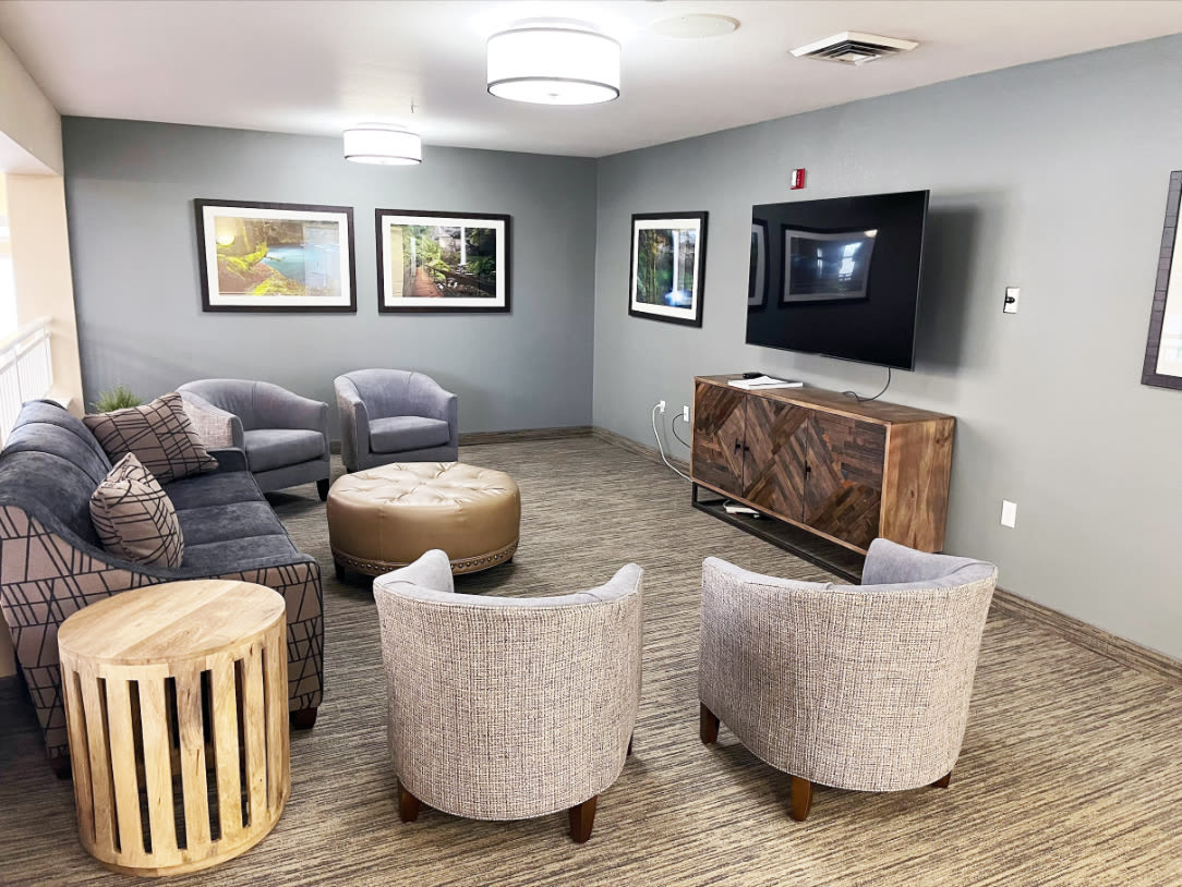 A spacious theater room at Heron Pointe Senior Living in Monmouth, Oregon