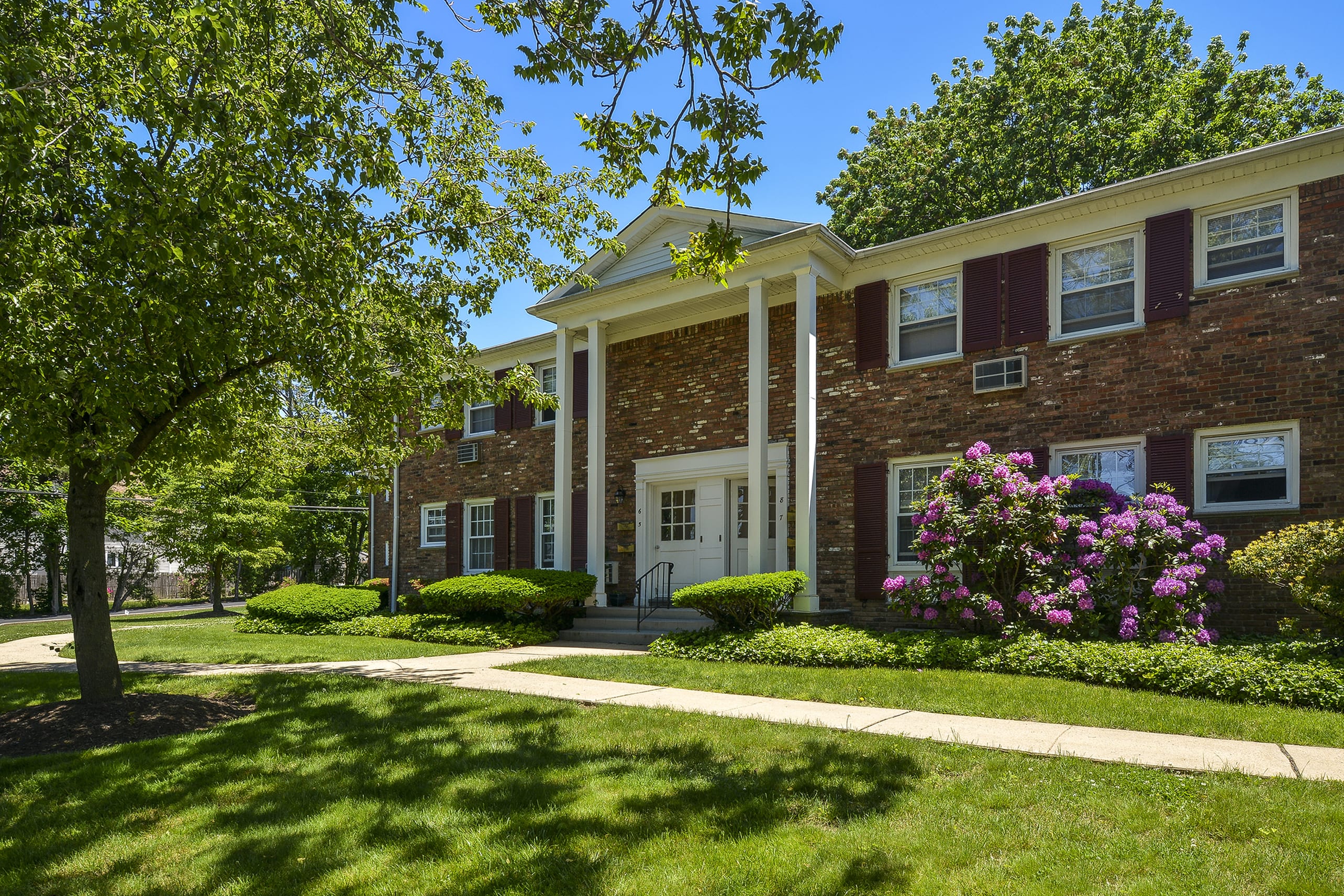 Exterior view of the apartments at Parc at Summit in Summit, New Jersey