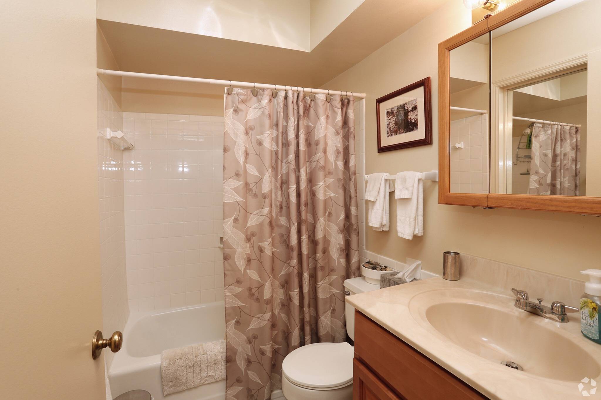 Bathroom at River Oaks in Pittsburgh, Pennsylvania