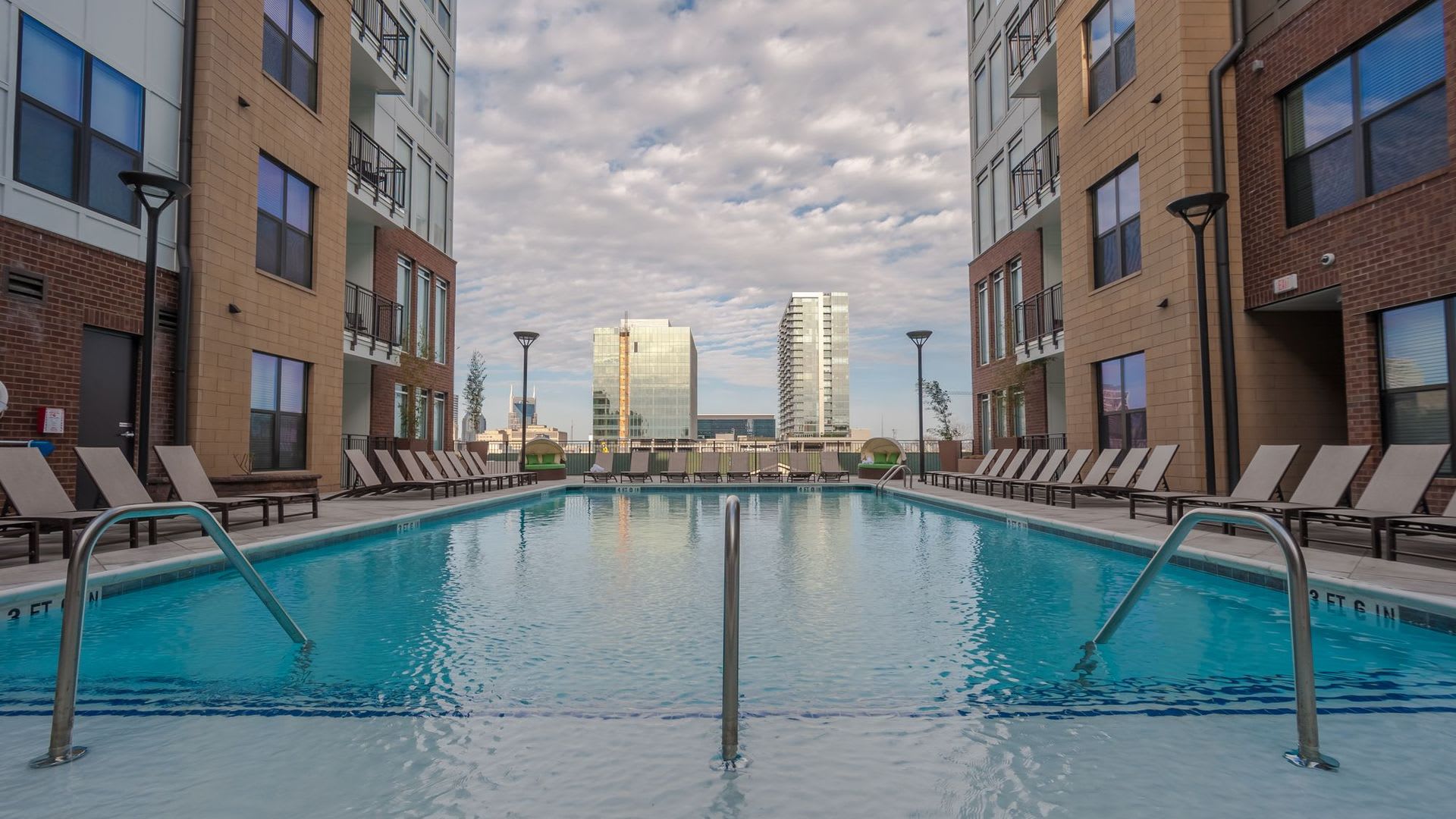 Resort-style swimming pool at 1505 Demonbreun in Nashville, Tennessee