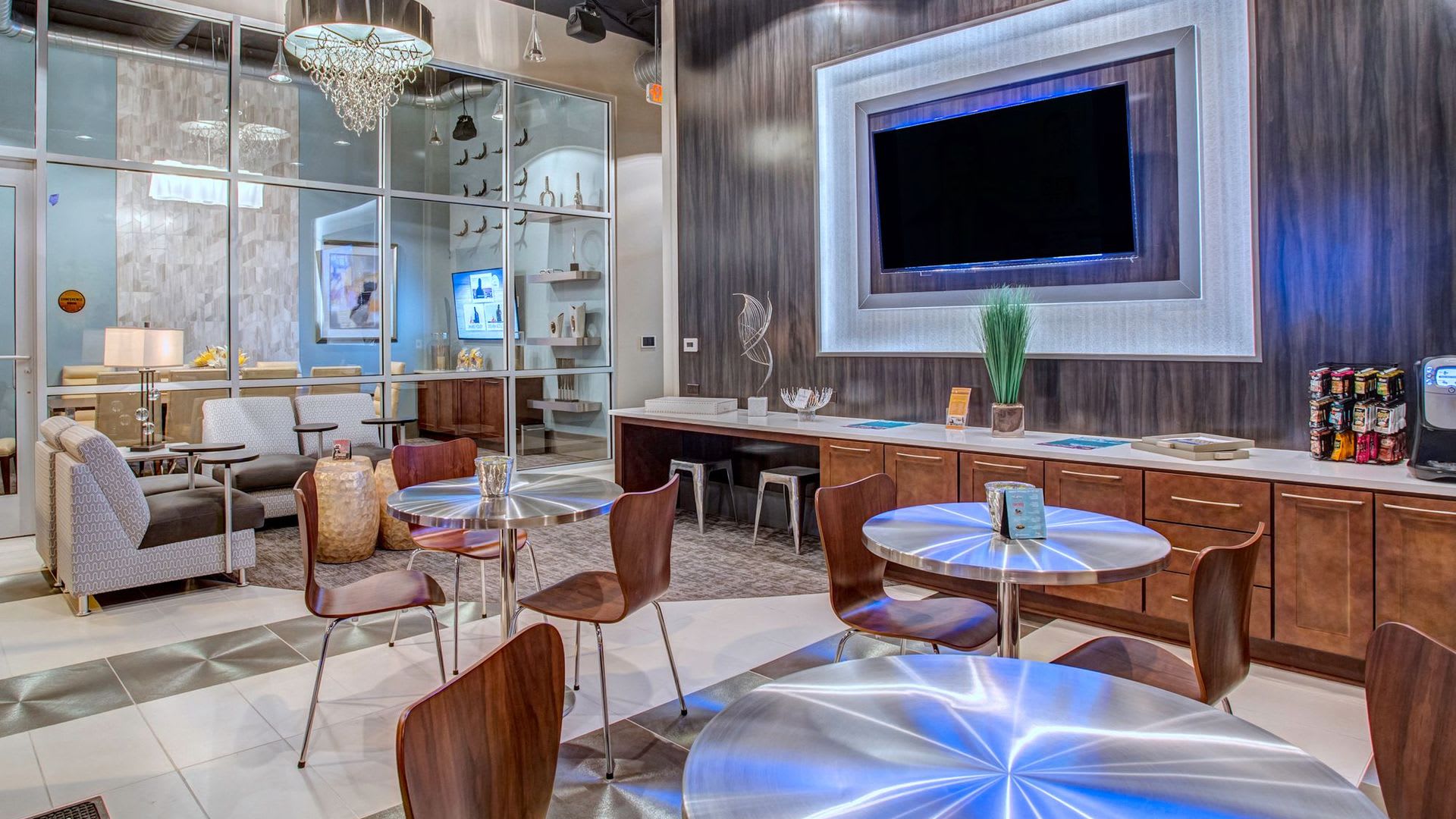 Resident lounge at 1505 Demonbreun in Nashville, Tennessee