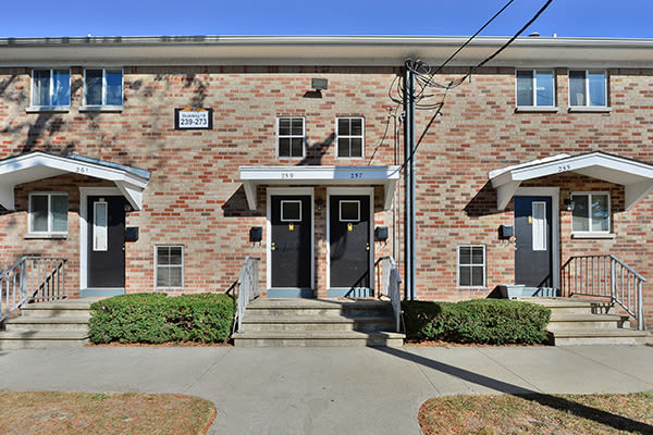 Tanglewood Terrace Apartment Homes offers a beautiful parking area in Piscataway, NJ