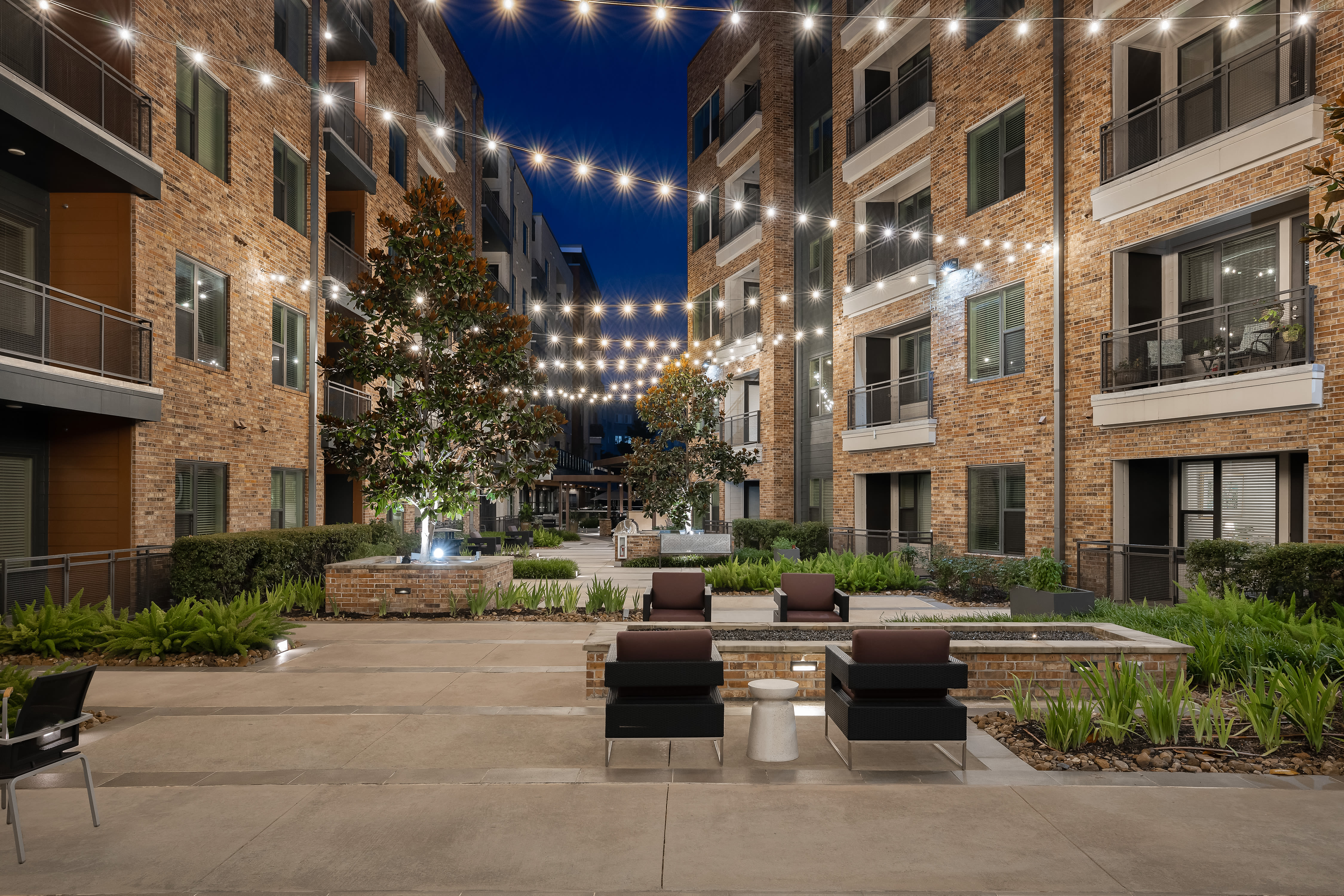 Outdoor courtyard area at Anthology of Tanglewood in Houston, Texas