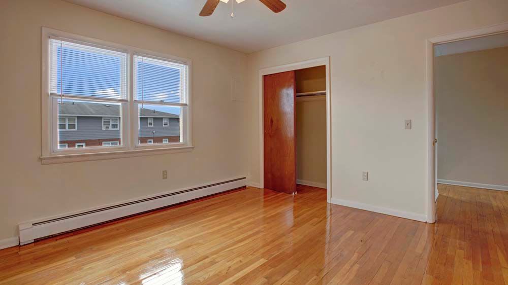 Photos of Evergreen Village Apartments in Alpha, NJ