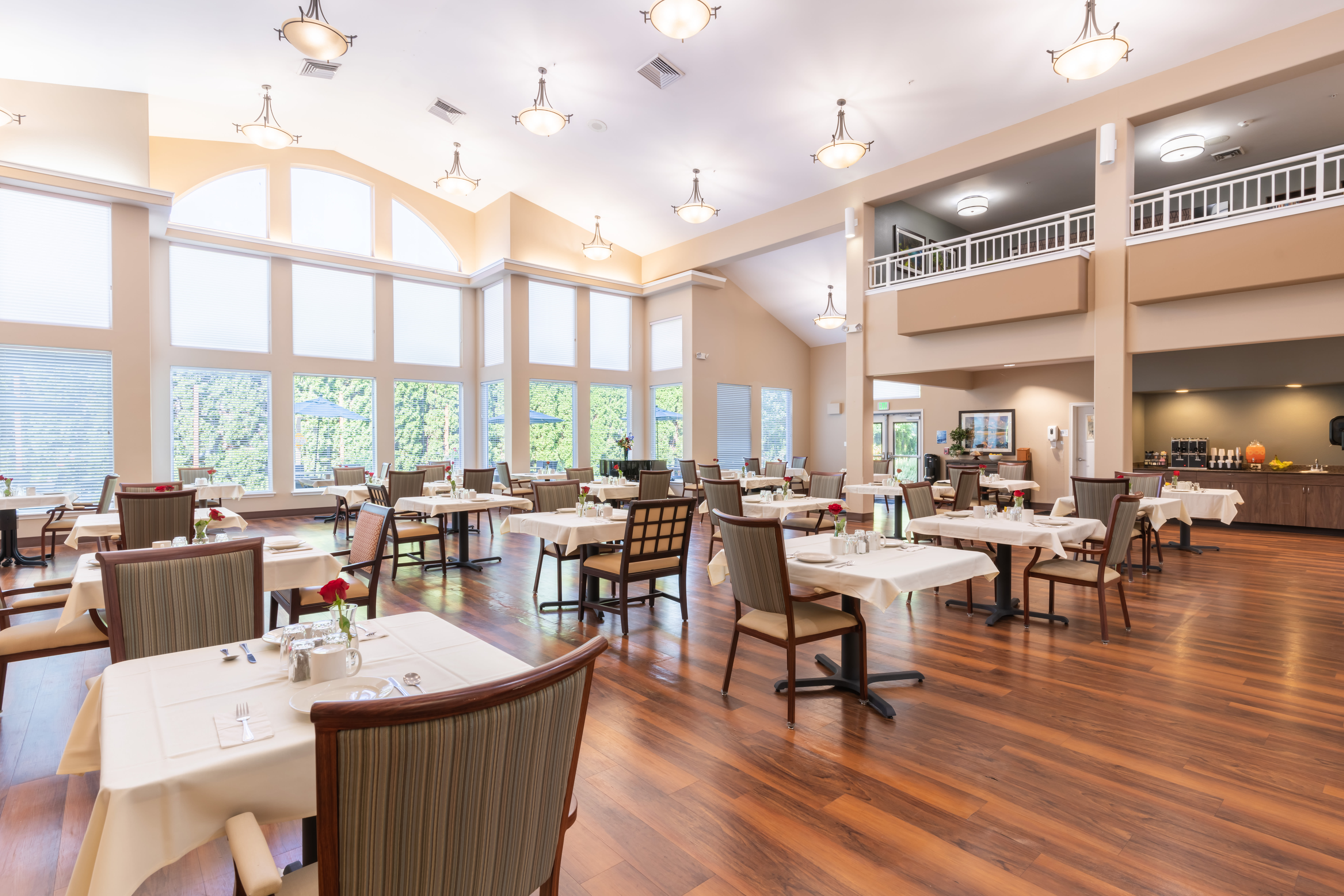 Dining area at Heron Pointe Senior Living in Monmouth, Oregon