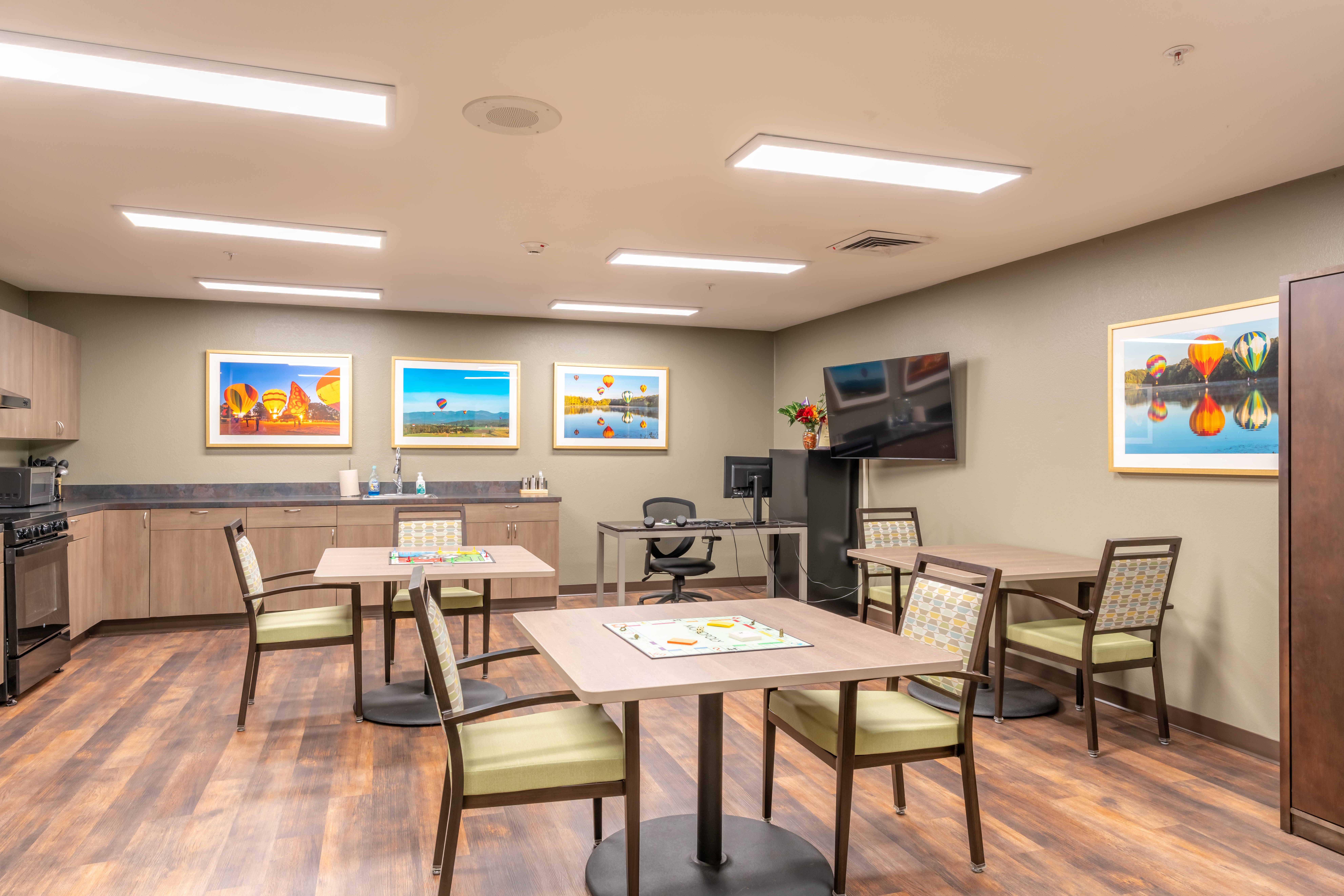 Activity room at Heron Pointe Senior Living in Monmouth, Oregon