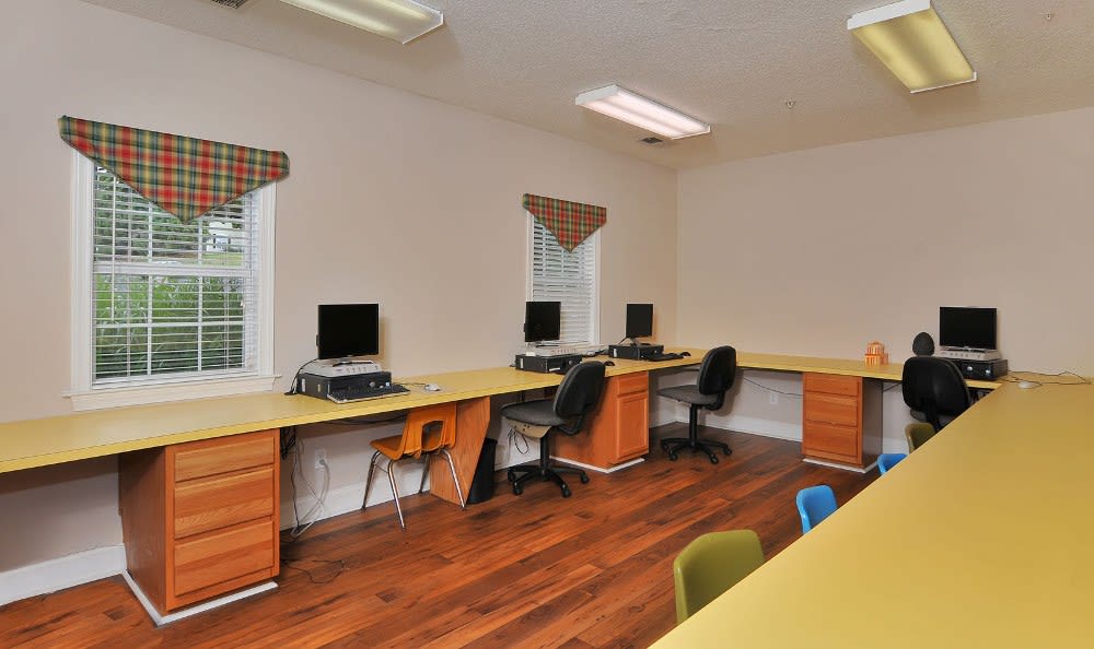 Business Center with plenty of space for residents to work from at Cherokee Summit Apartments in Acworth, Georgia