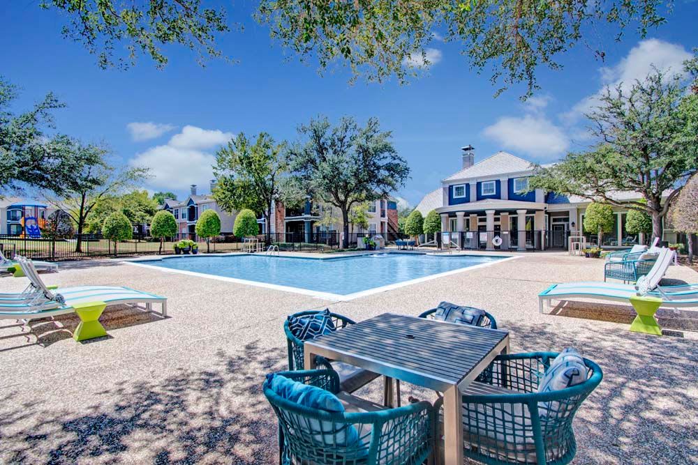 Beautiful Apartments with a Swimming Pool at Reserve at Pebble Creek