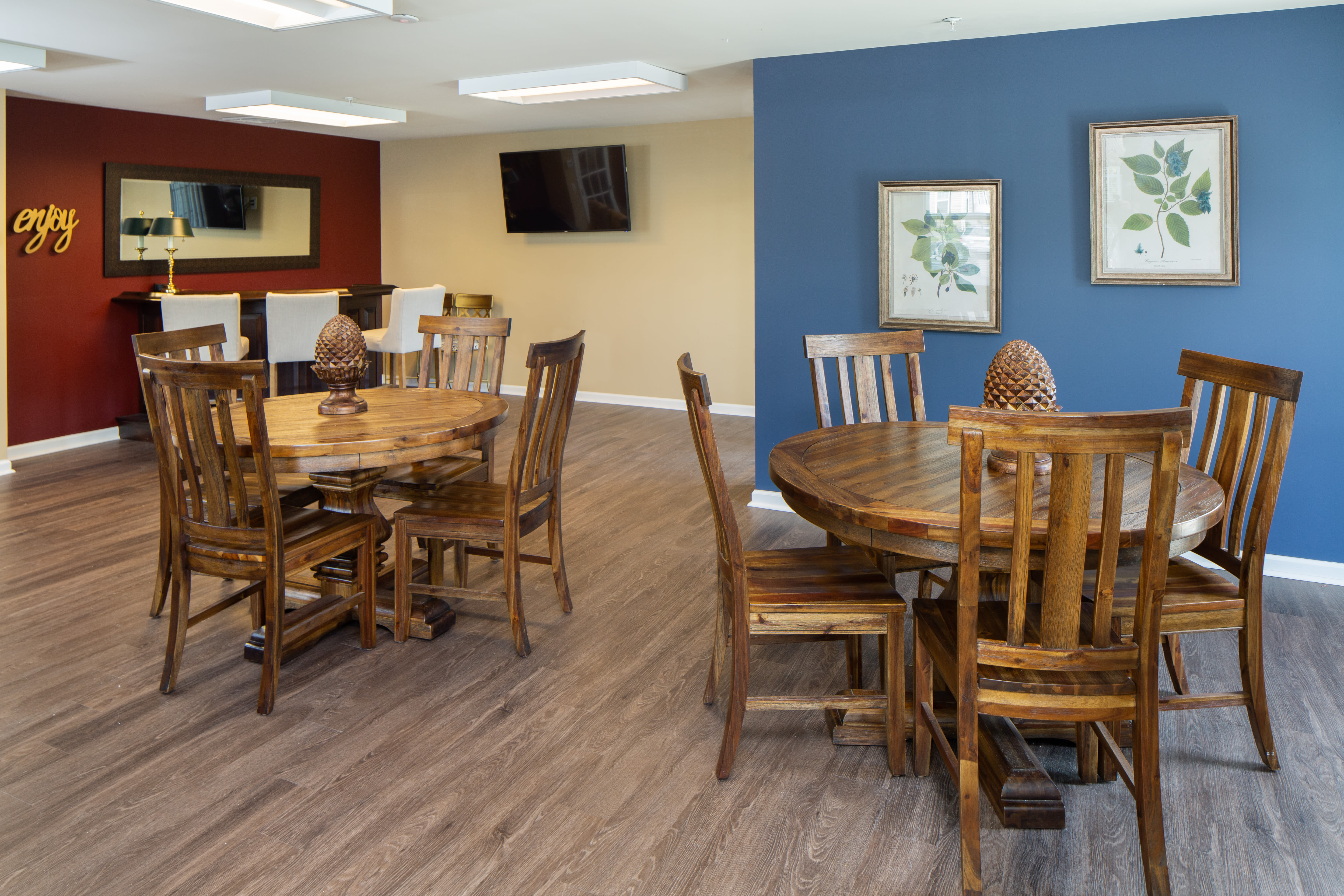 Community dining area at The Colony at Chews Landing in Blackwood, New Jersey