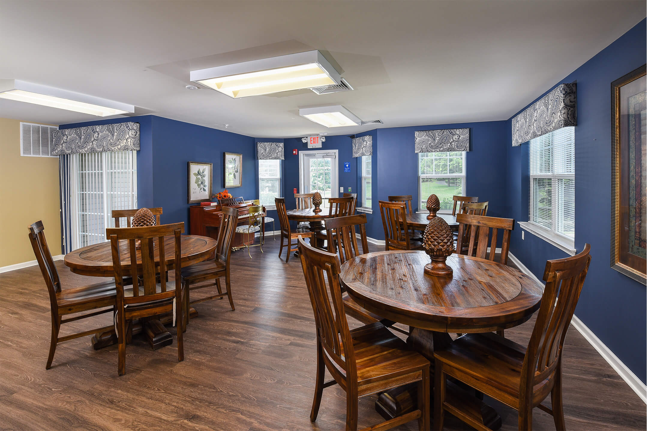 community dining area at The Colony at Chews Landing in Blackwood, New Jersey