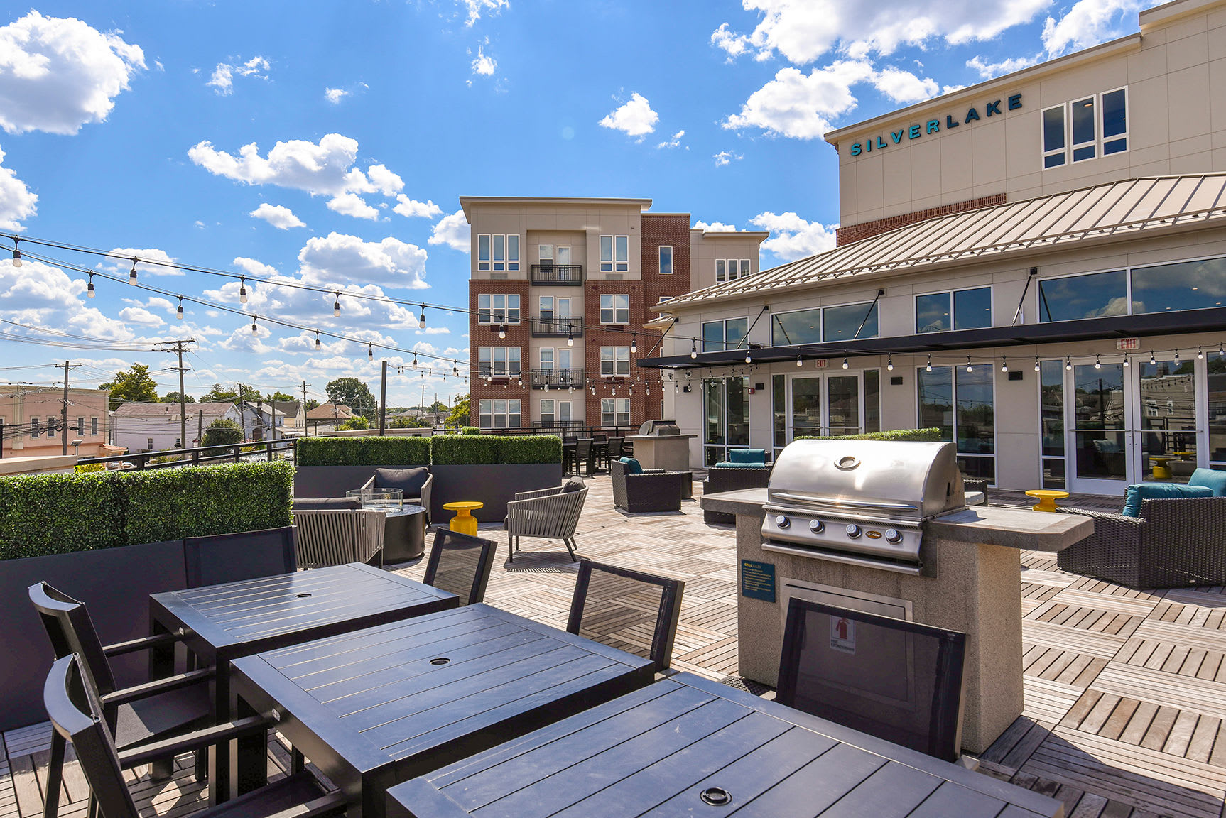 Patio with a grill at SilverLake, Belleville, New Jersey