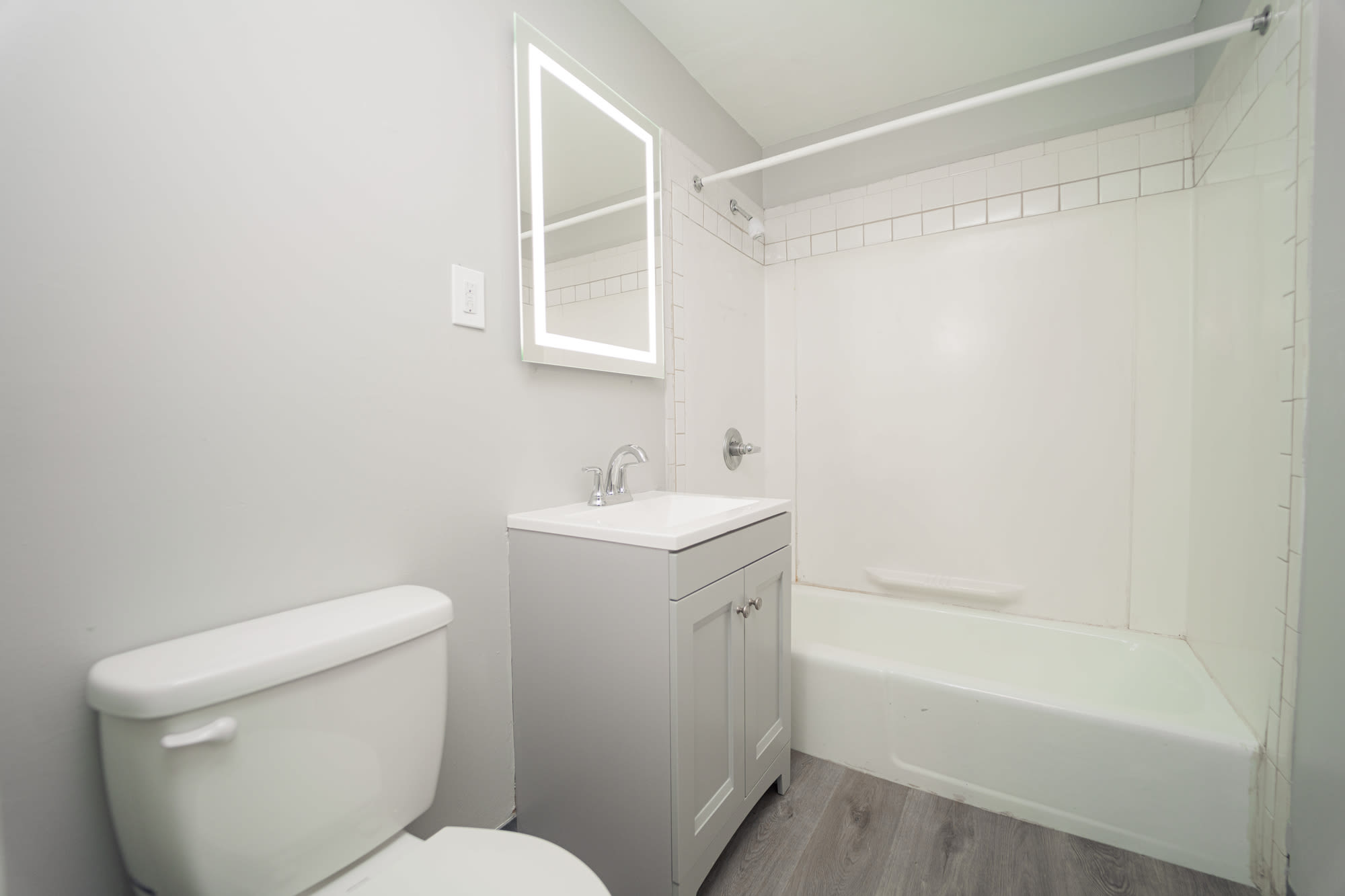 Modern bathroom with full-size bath at Enclave & Parc West in West Hartford, Connecticut