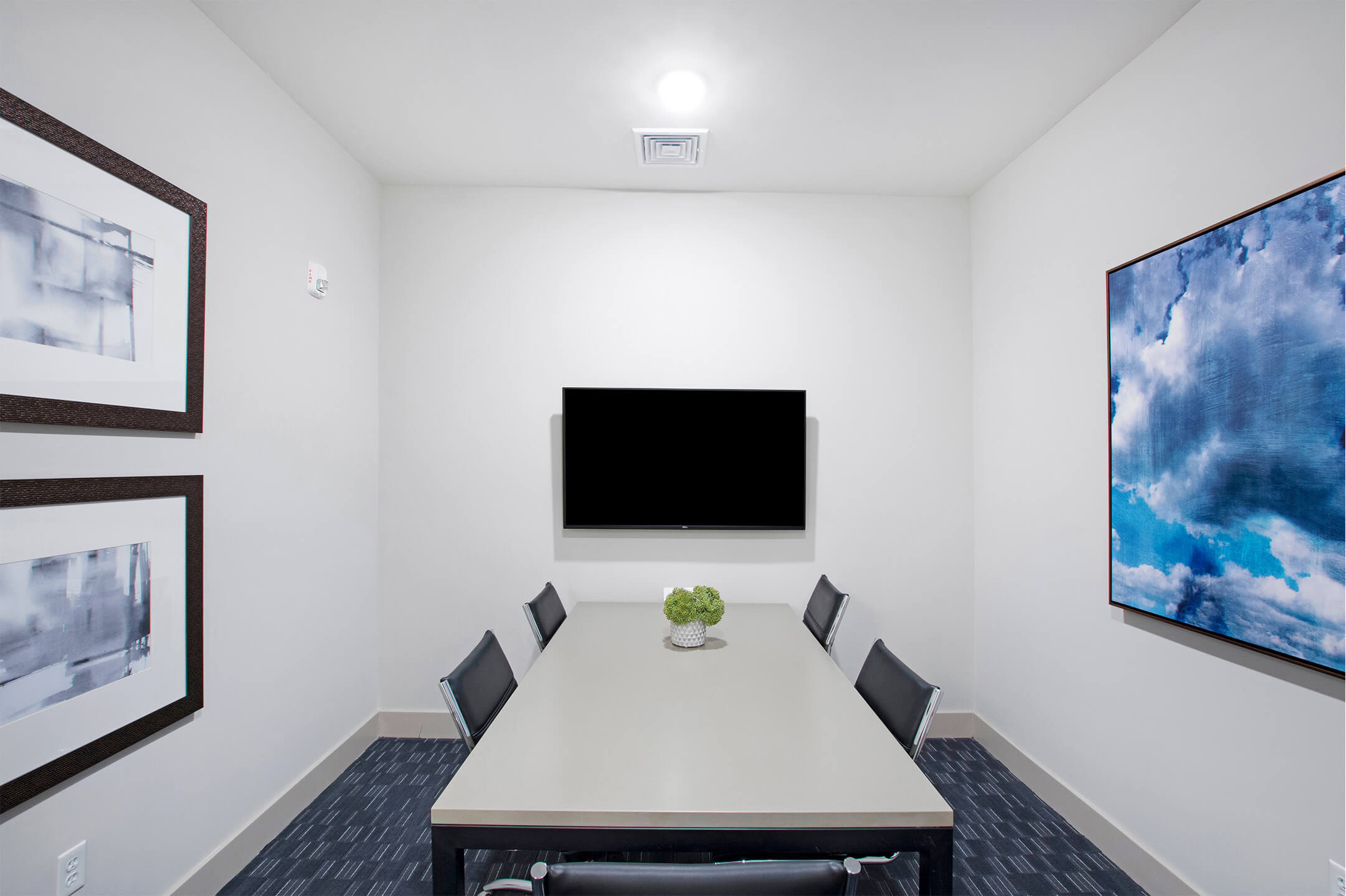 conference room at Parc at Roxbury in Roxbury Township, New Jersey