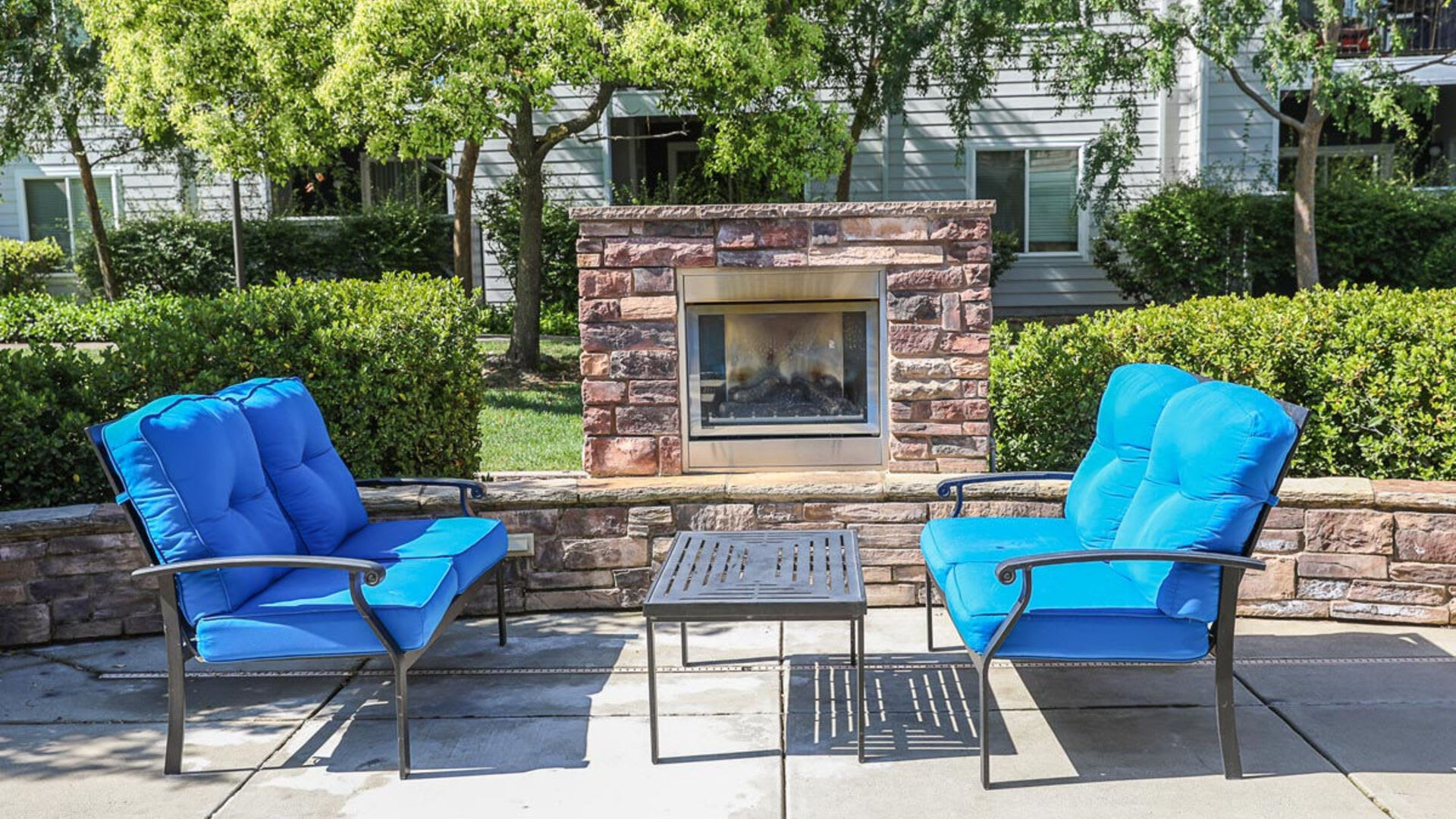 Seating by the fireplace at Rocklin Ranch Apartments in Rocklin, California