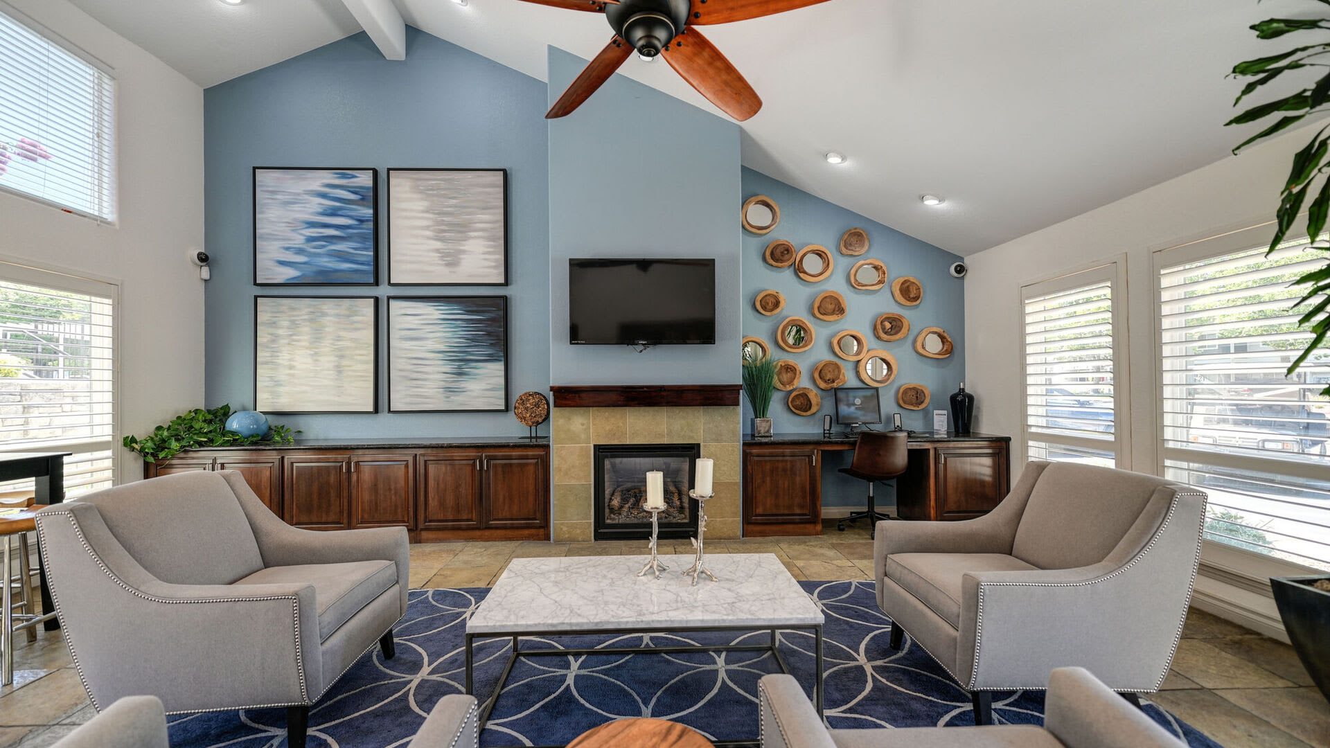 clubhouse at Lake Pointe Apartments in Folsom, California