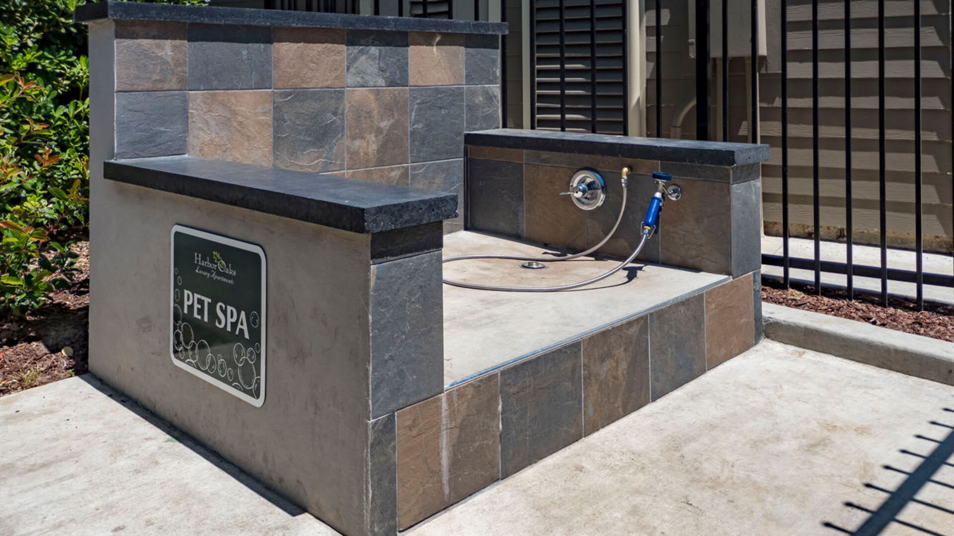 Pet washing station at Harbor Oaks Apartments in Sacramento, California