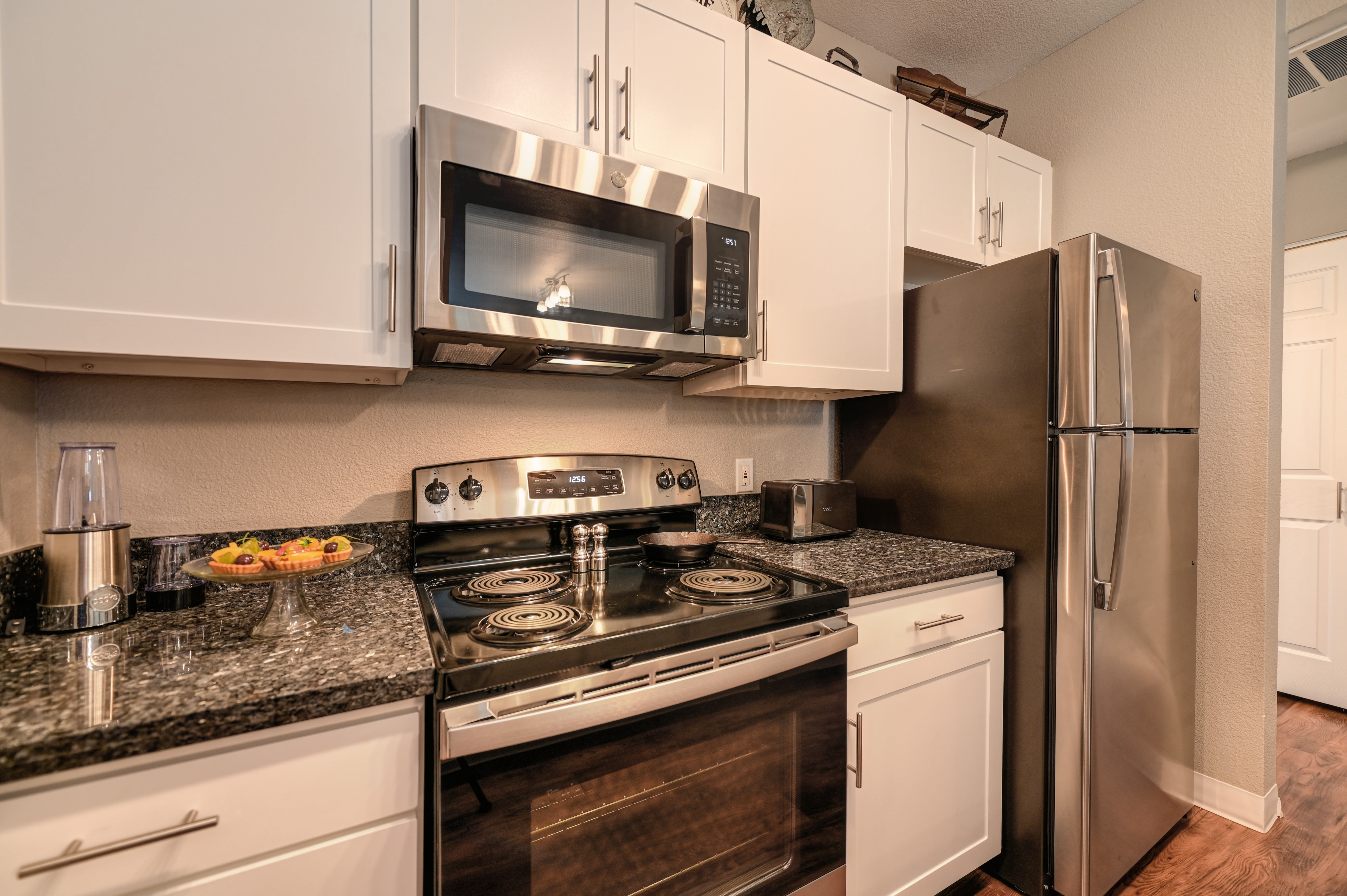 Modern and upgraded kitchen at Rocklin Ranch Apartments in Rocklin, California