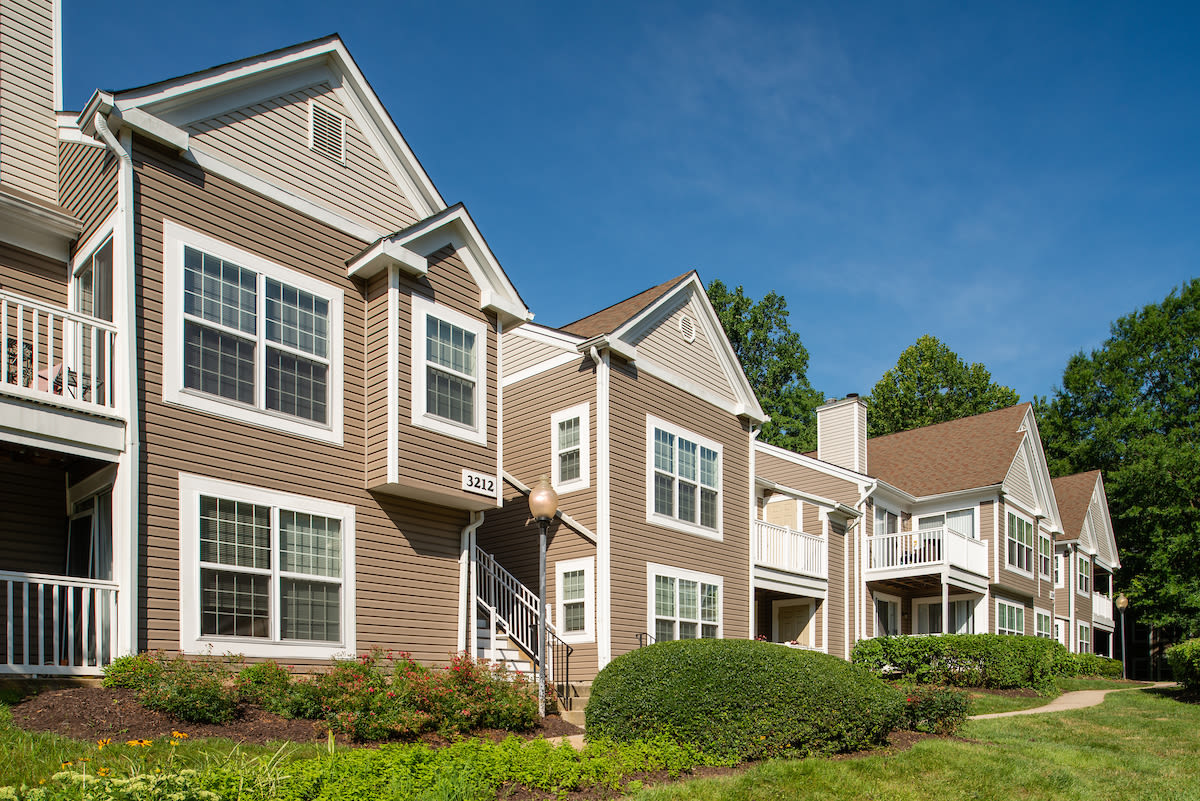Virtual Tour 3 at The Elms at Oakton in Fairfax, Virginia