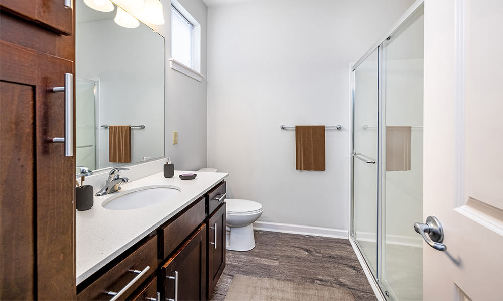 Full bathroom at Green Lake Apartments & Townhomes in Orchard Park, New York