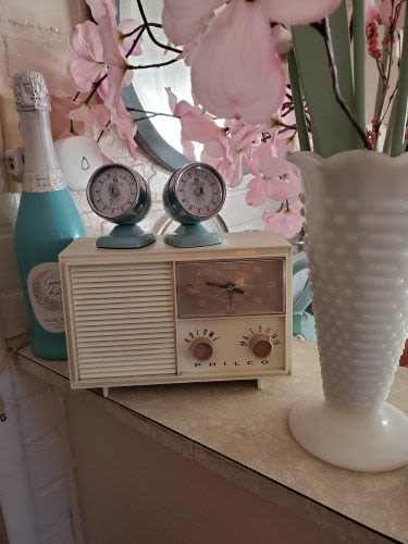 White Vintage Radio from Mary Heck Yes It's Vintage on Facebook Marketplace
