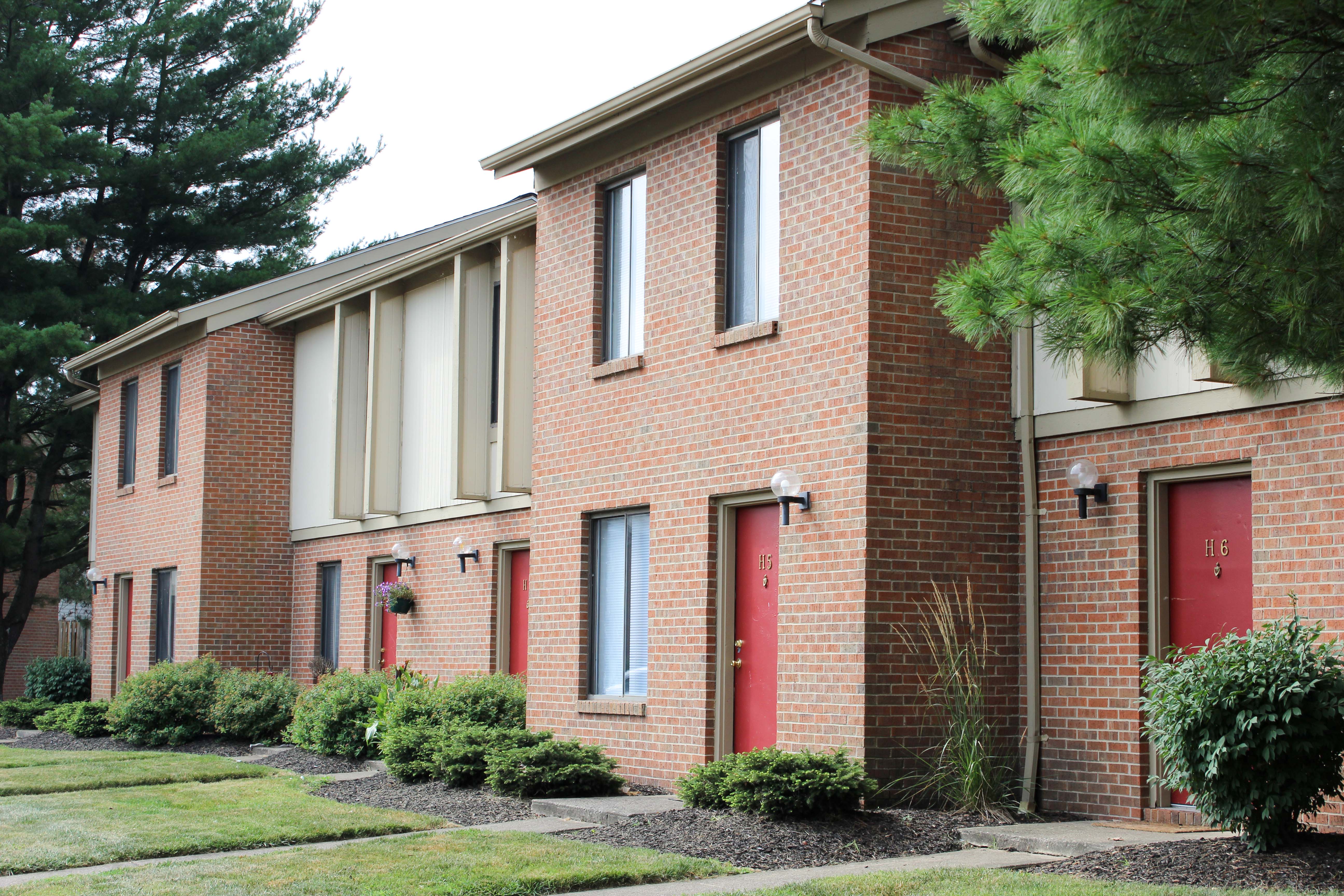Exterior view of the apartment buildings at North River Place in Chillicothe, Ohio