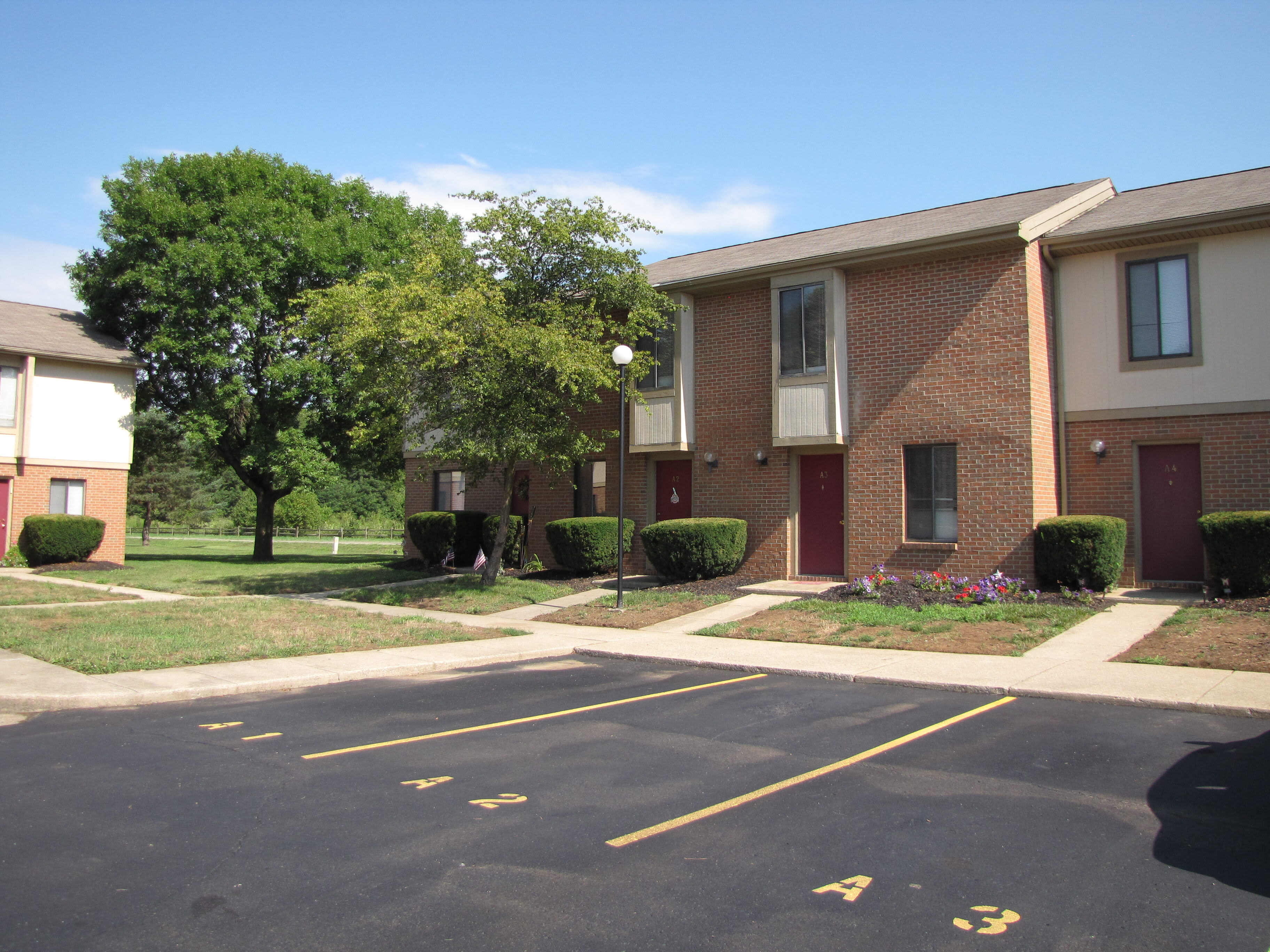 Street view of the apartments at North River Place in Chillicothe, Ohio