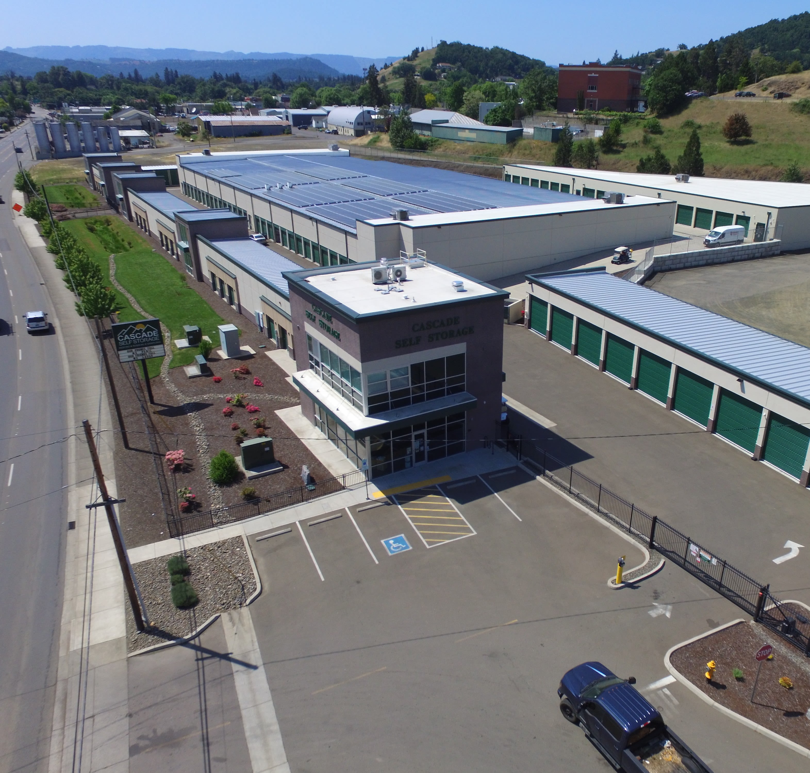 Map and directions to Cascade Self Storage in Roseburg, Oregon