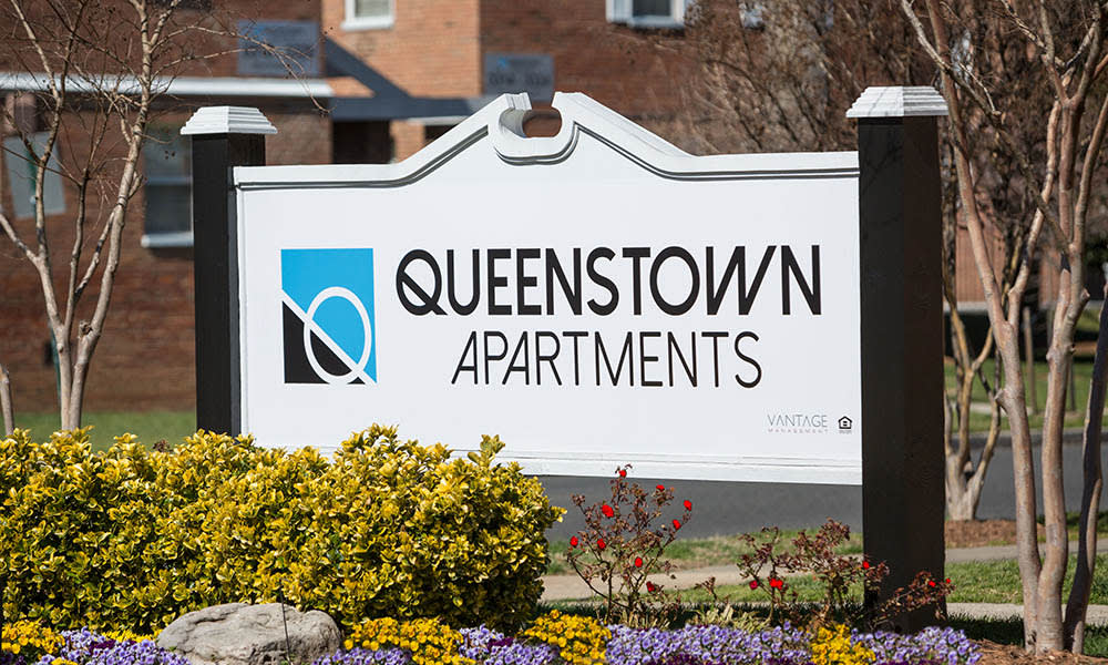 Signage At Queenstown Apartments 