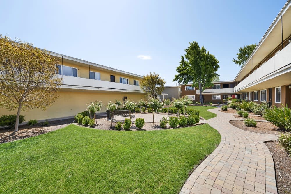 Pet Friendly at Garden Court Apartments in Alameda, California