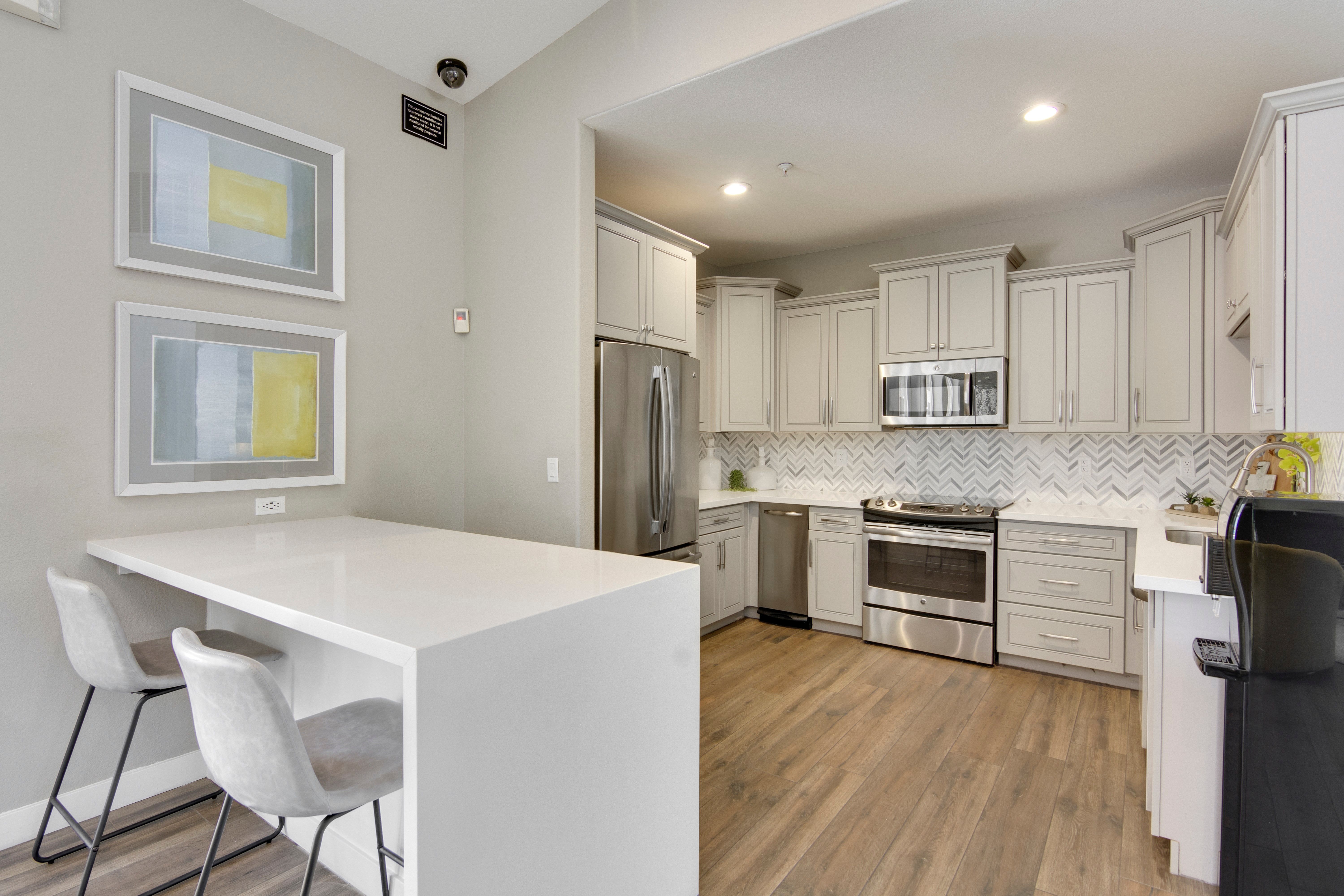 Modern and stylish kitchen at Ocotillo Bay Apartments in Chandler, Arizona