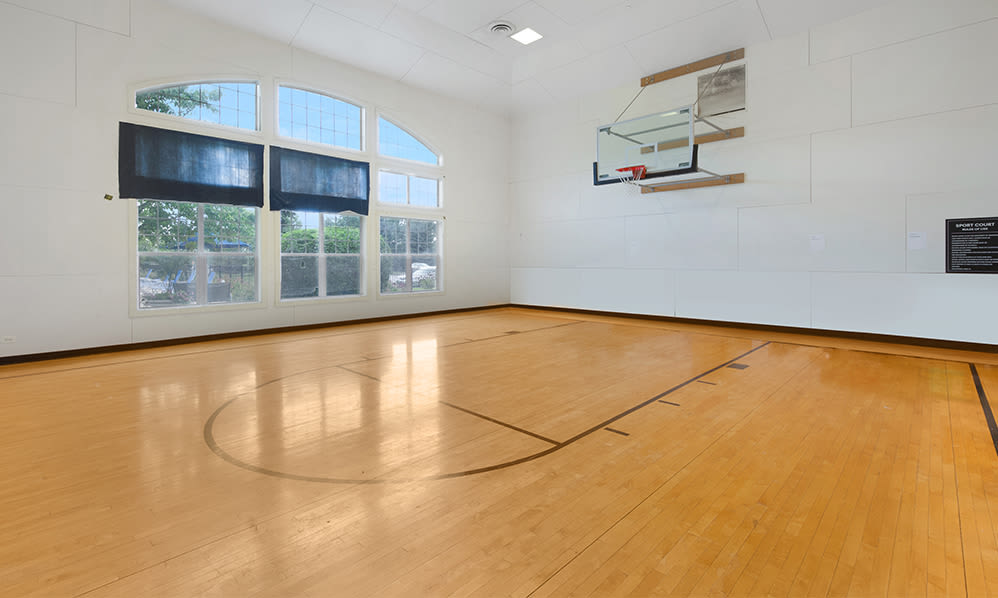 Indoor basketball court at Windsor Lakes Apartment Homes in Woodridge, Illinois