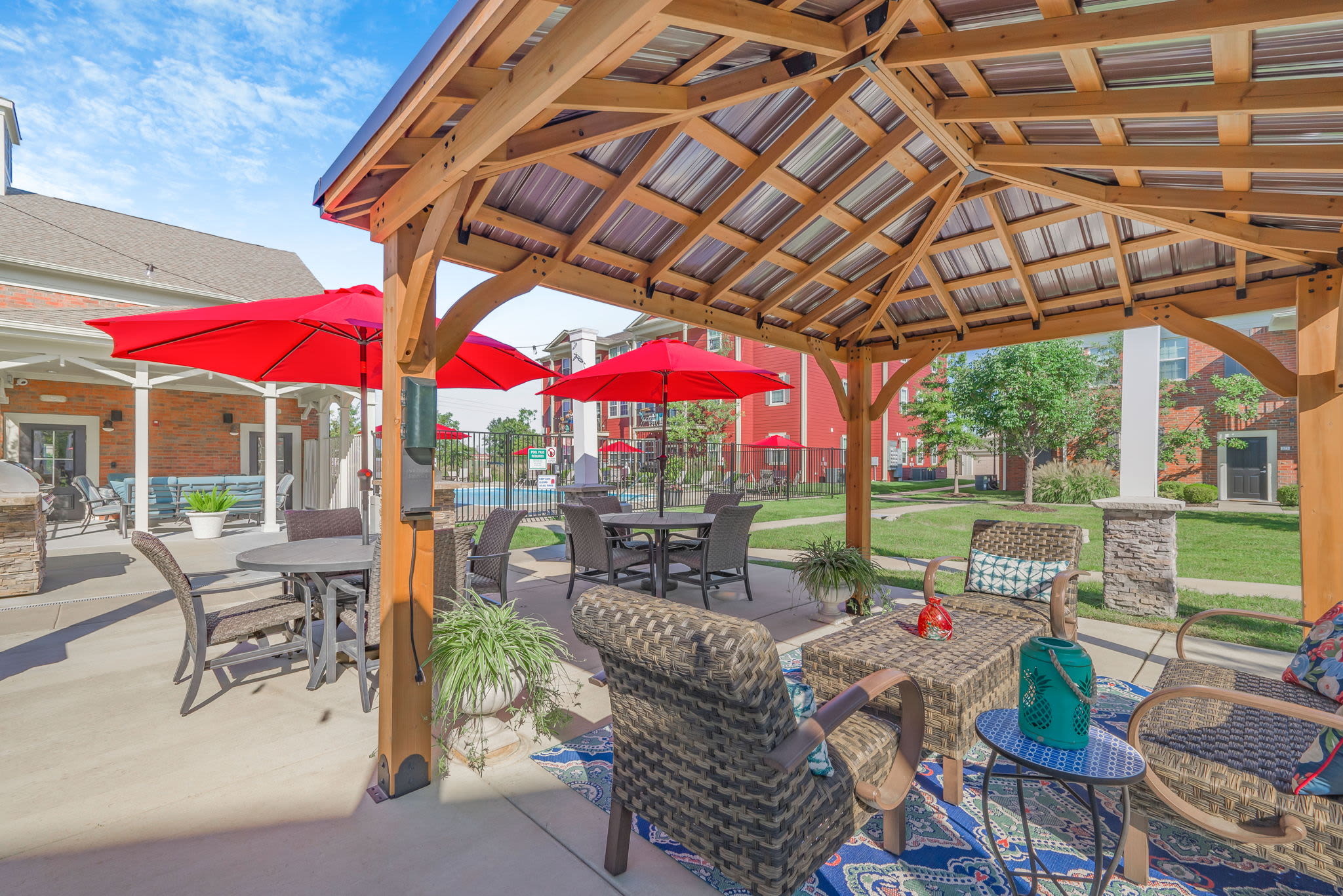 Outdoor common area at Traditions at Mid Rivers in Cottleville, Missouri