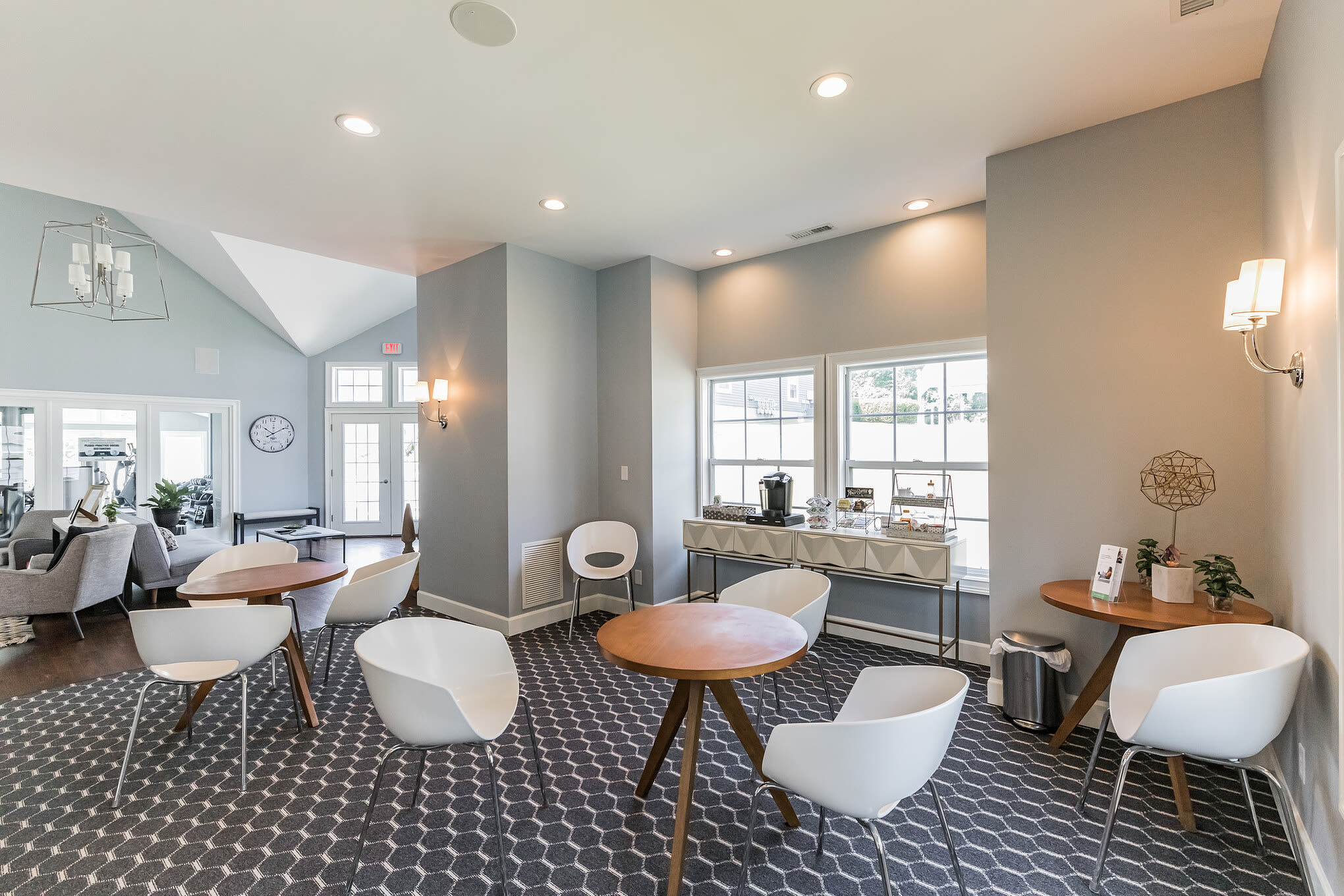Summit at Mill Ridge offers a Modern Lounge Area in East Haven, Connecticut