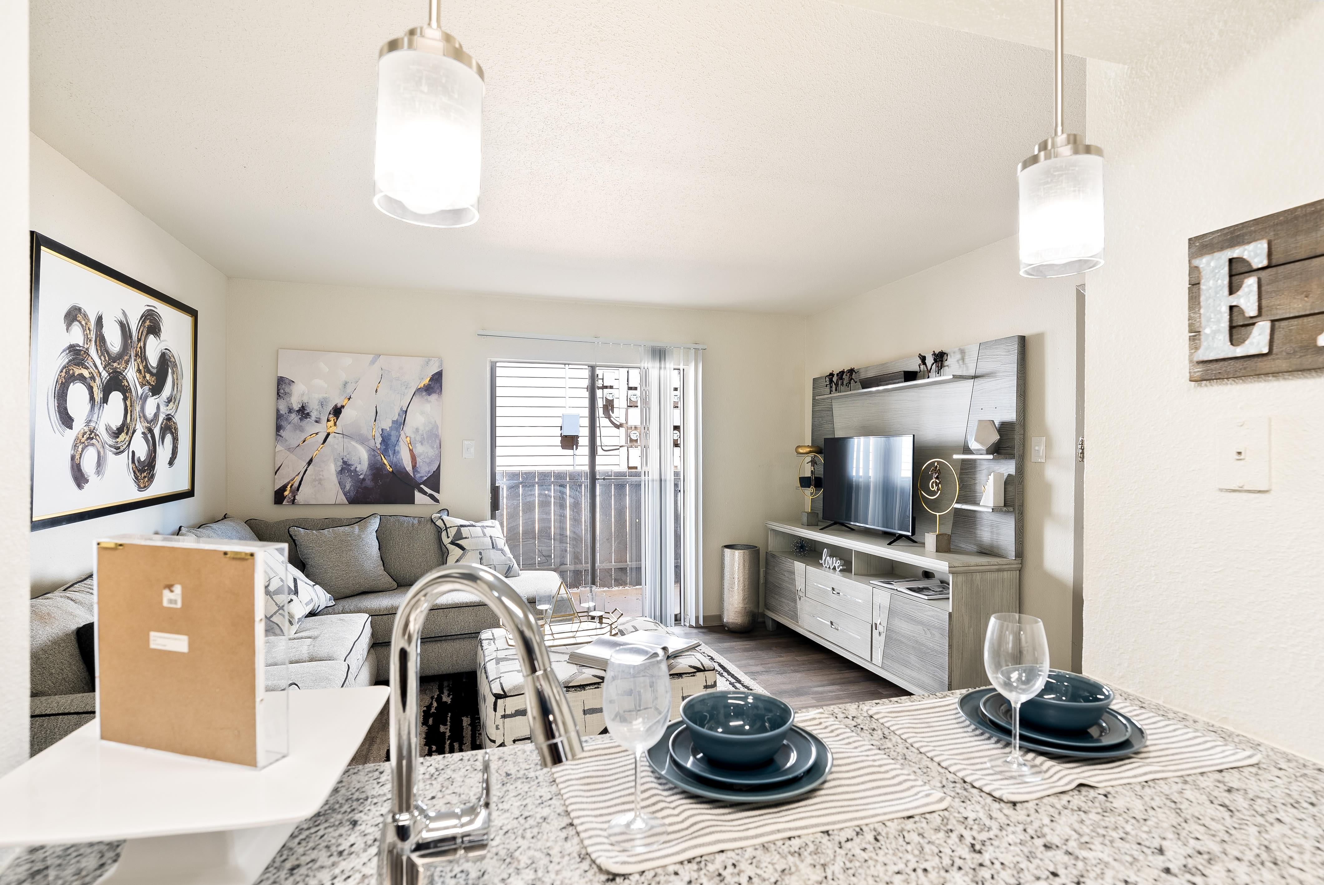 San Antonio, TX Apartments near Vance Jackson The Helix