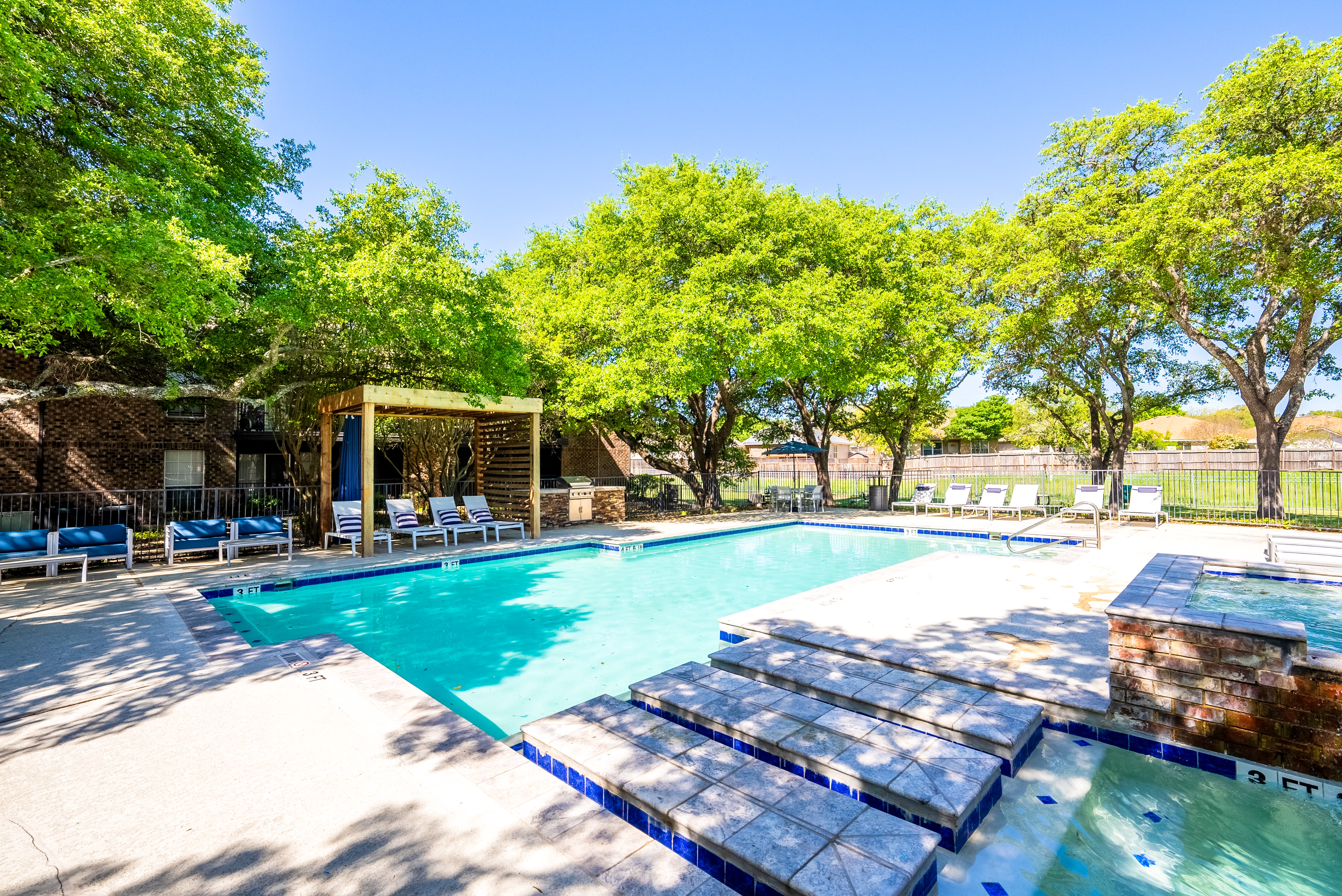 Pool and patio furniture at The Lennox in San Antonio, Texas