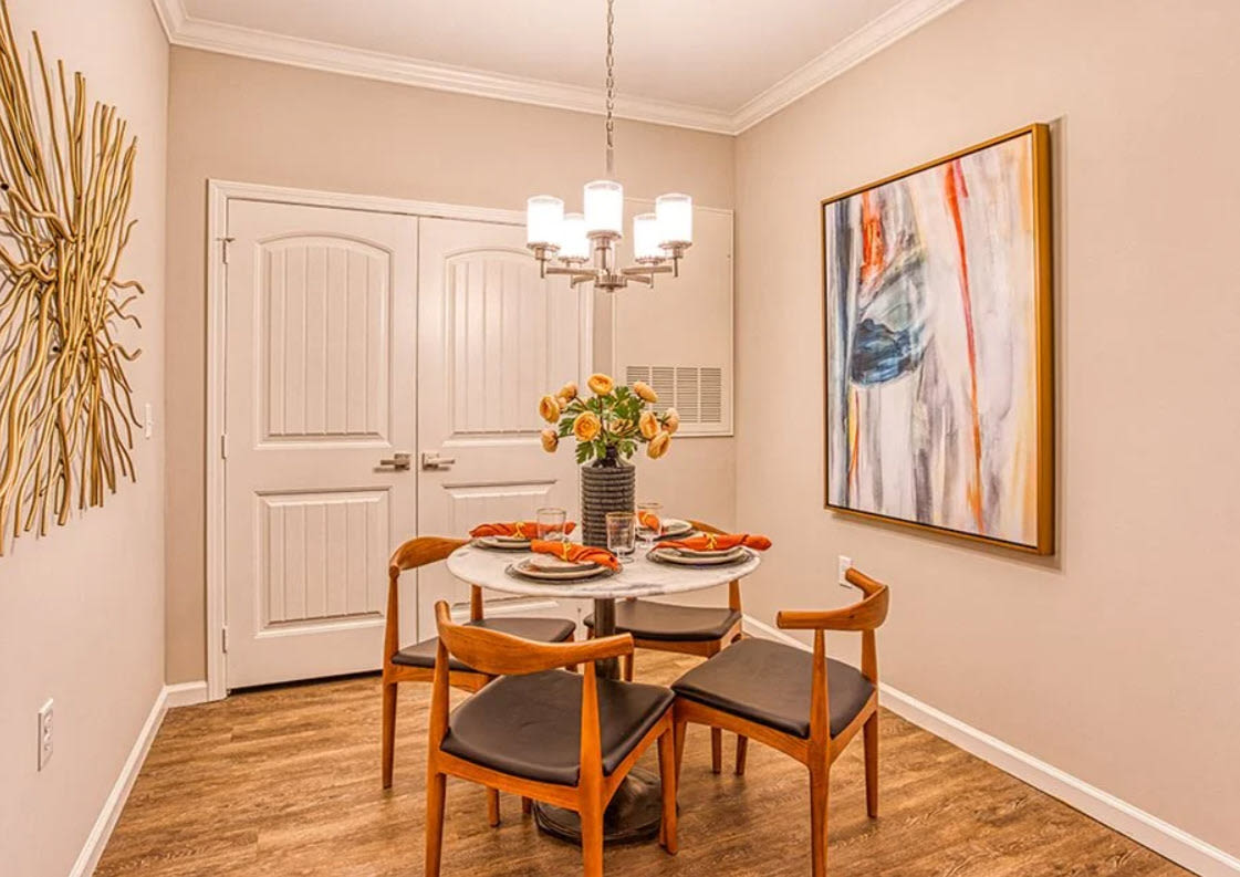 Spacious dining room at Ascot Point Village in Asheville, North Carolina