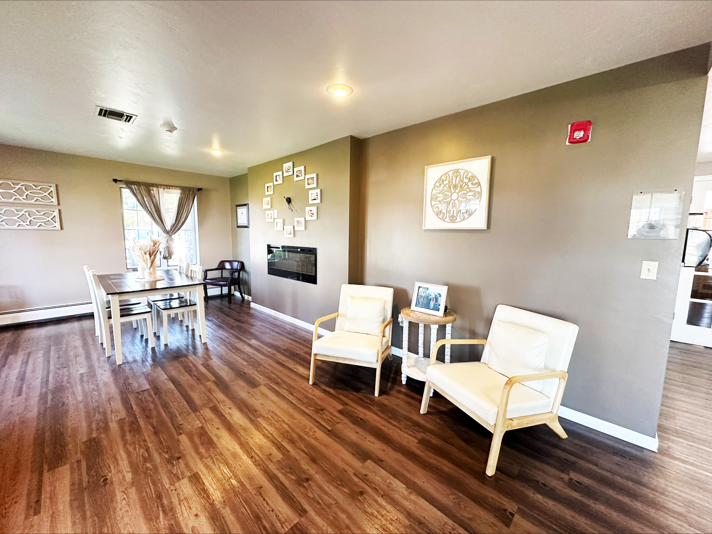 Enjoy our Modern Apartments Lobby  at Wyndemere Memory Care in Green Bay, Wisconsin. 