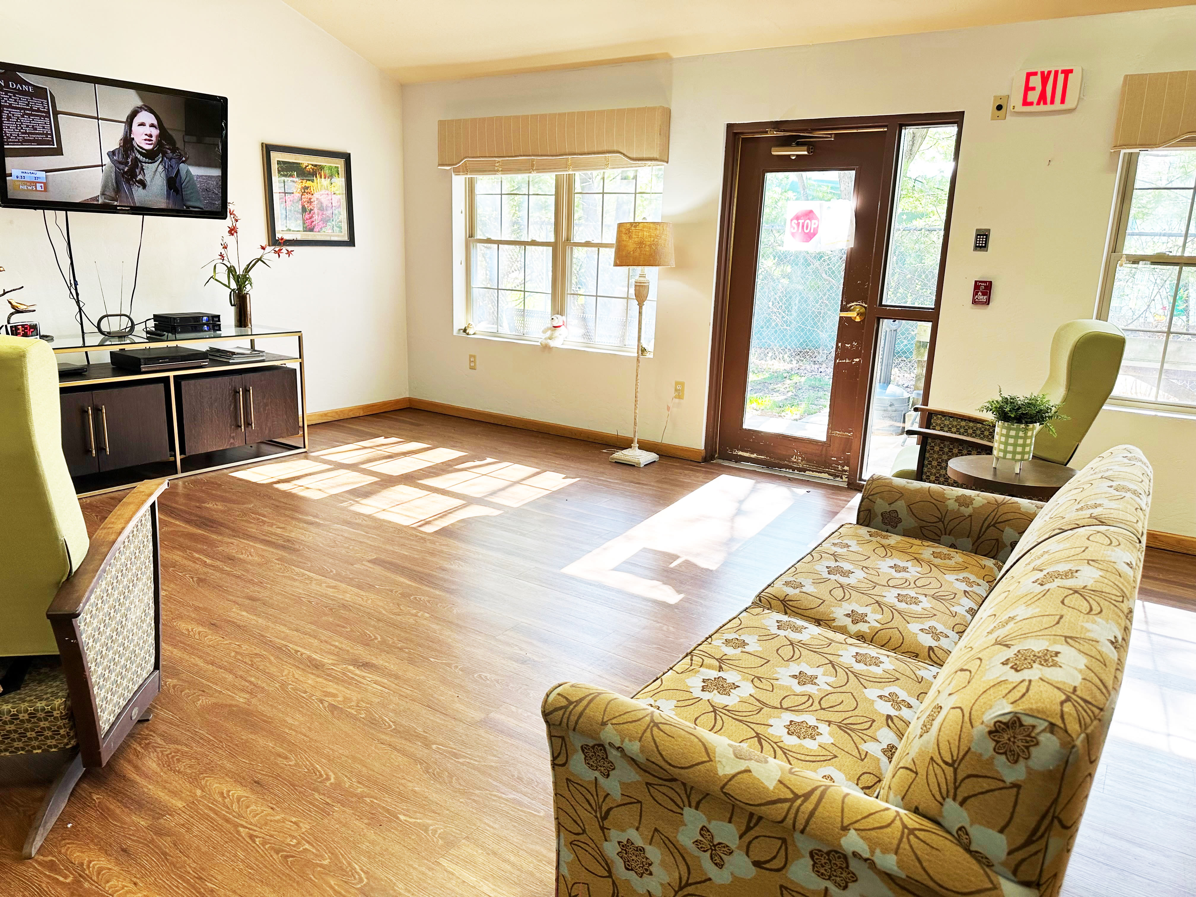 Living room at Wyndemere Memory Care in Green Bay, Wisconsin. 