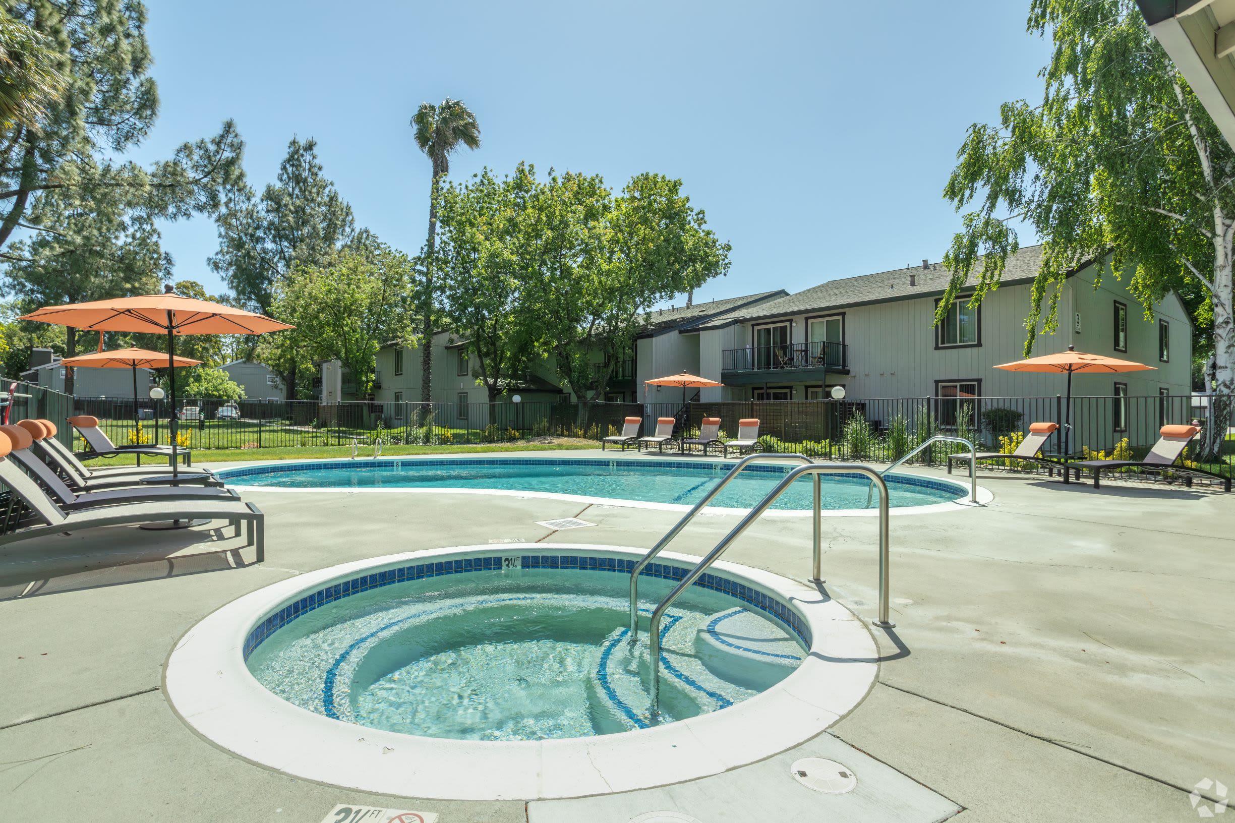 Spacious Swimming Pool at El Macero Apartments in Davis, California