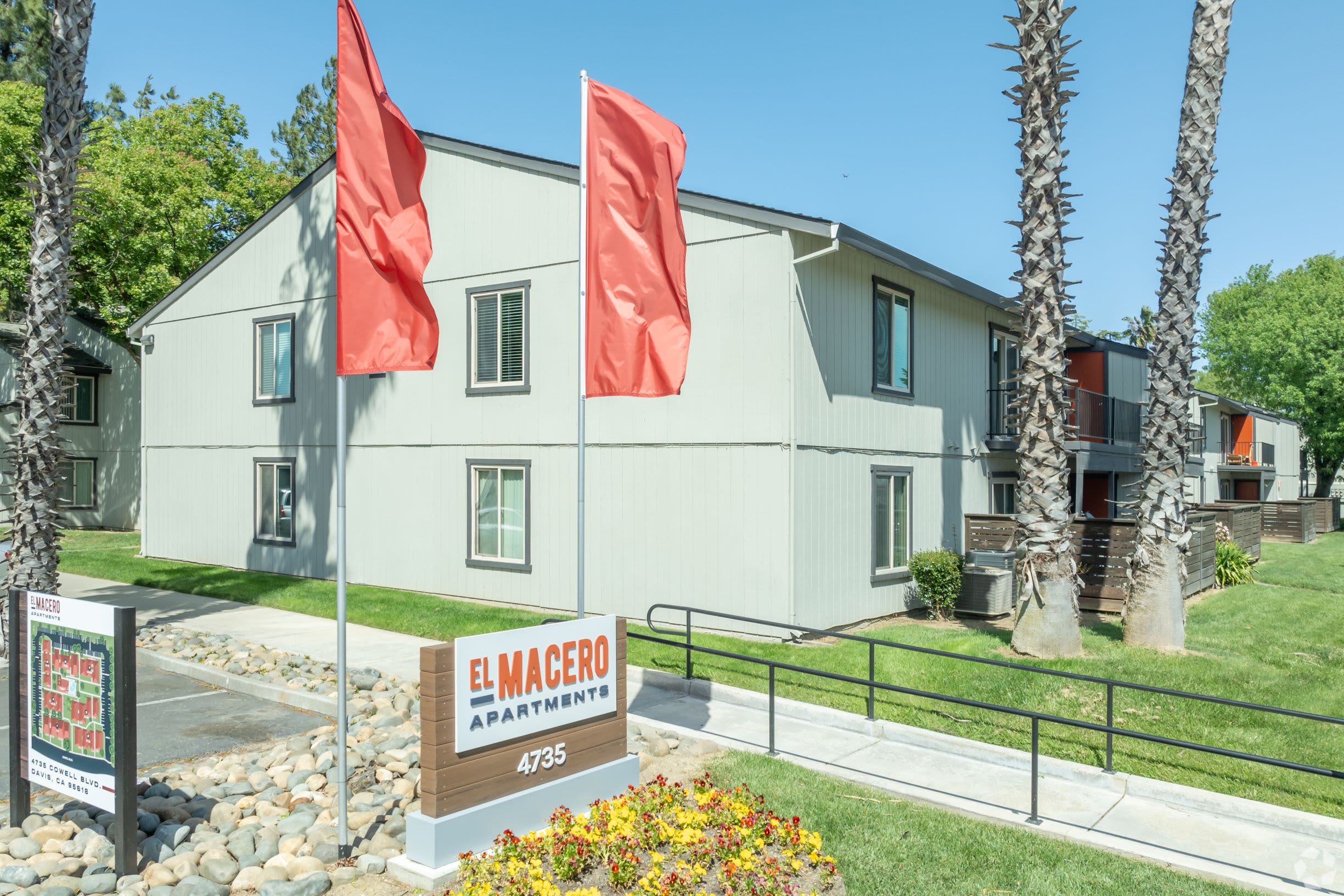 Facade at El Macero Apartments in Davis, California