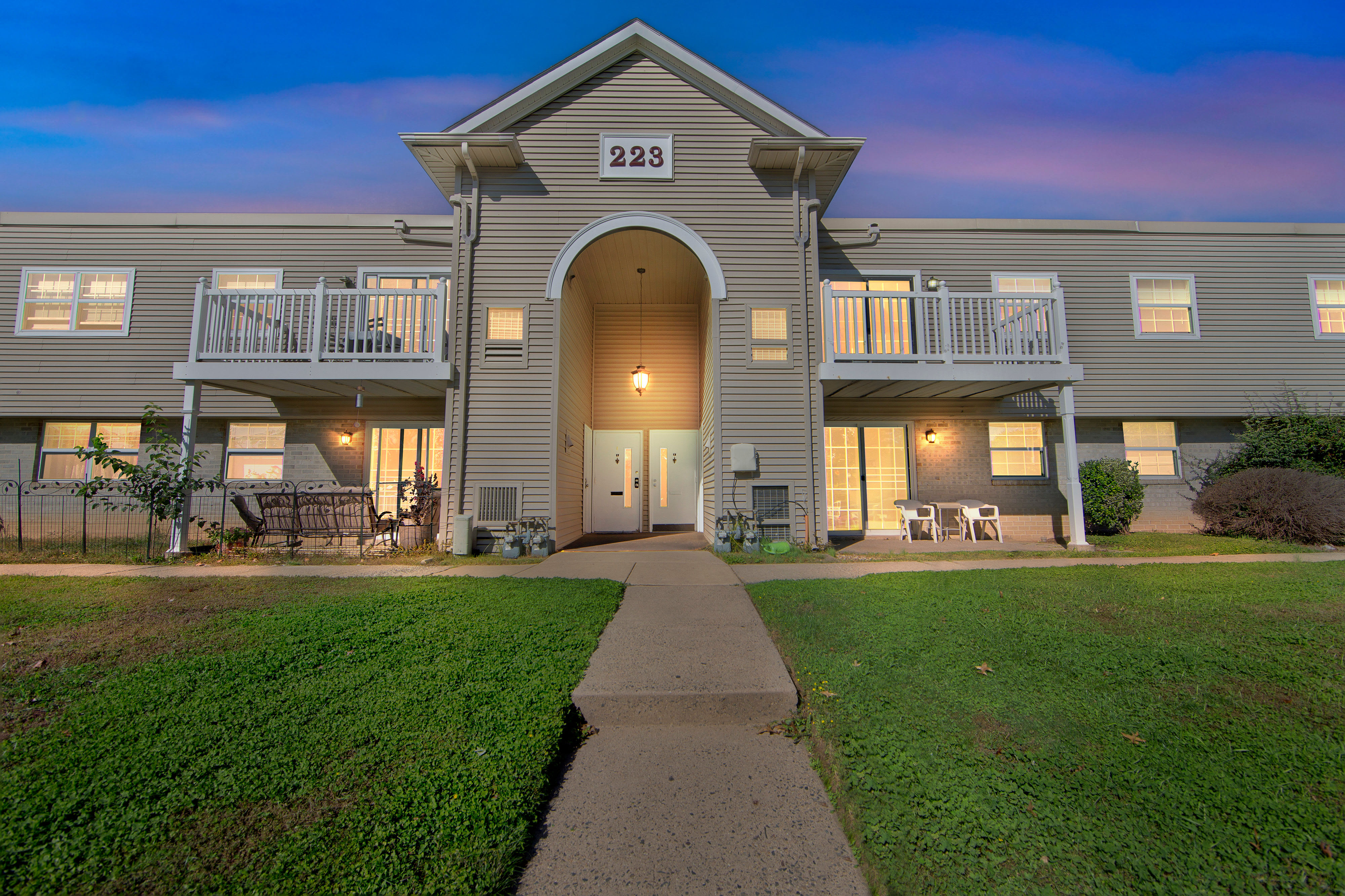 Apartment exterior with green lawn at Blair Mill Village East Apartment Homes, Horsham, Pennsylvania