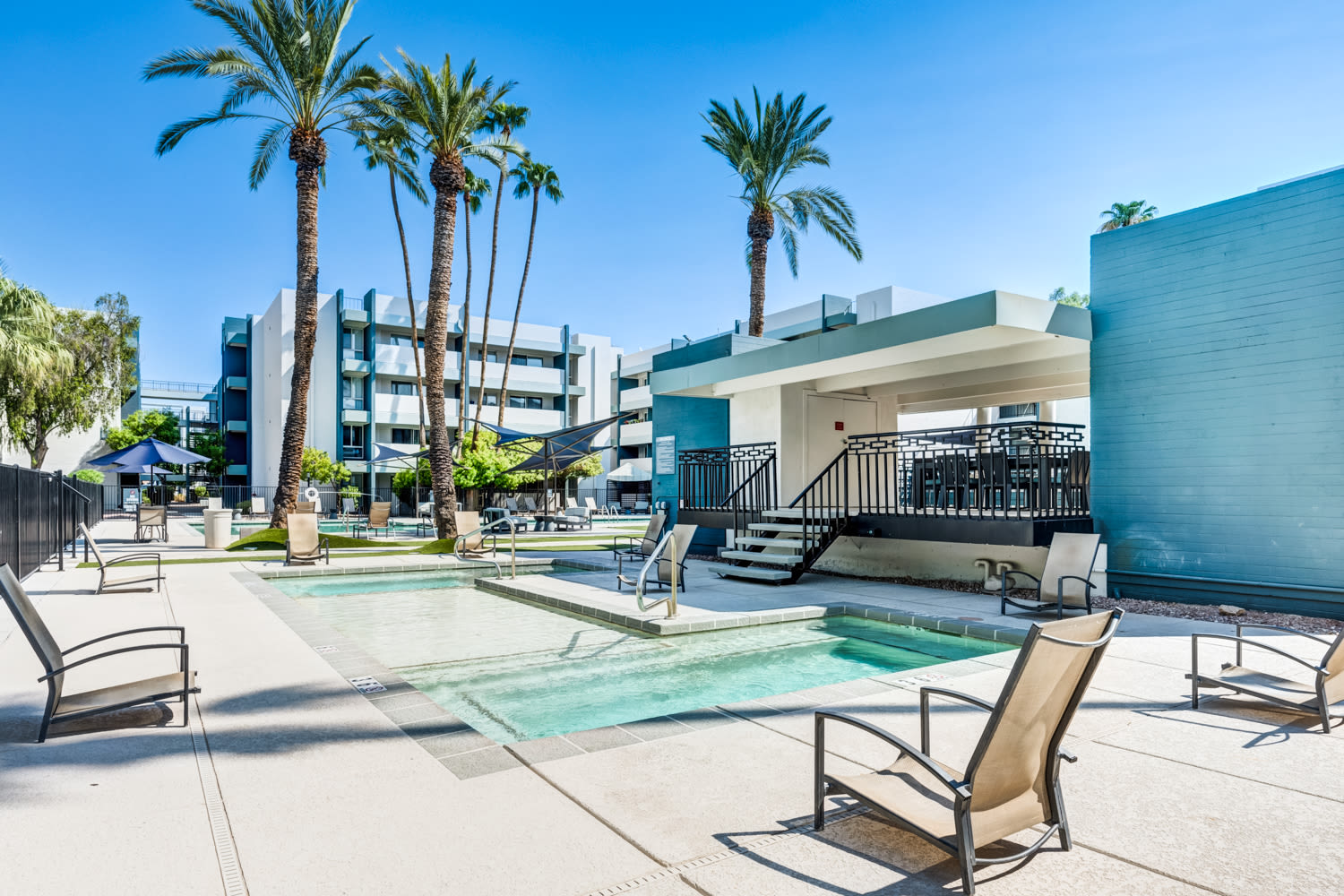 View our amenities at Capri On Camelback in Phoenix, Arizona