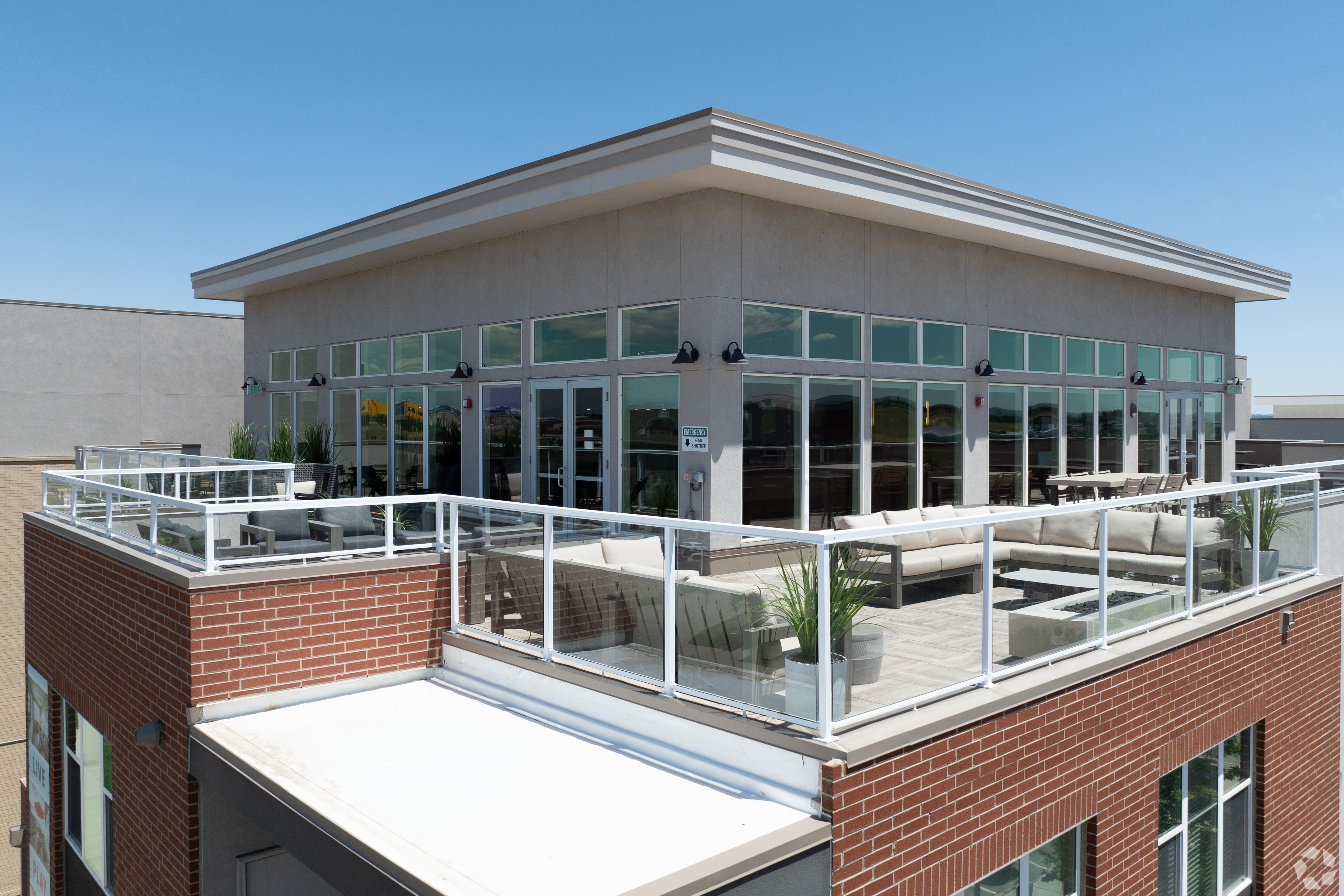 Outdoor seating on the roofdeck at Elevation @ County Line Station in Englewood, Colorado