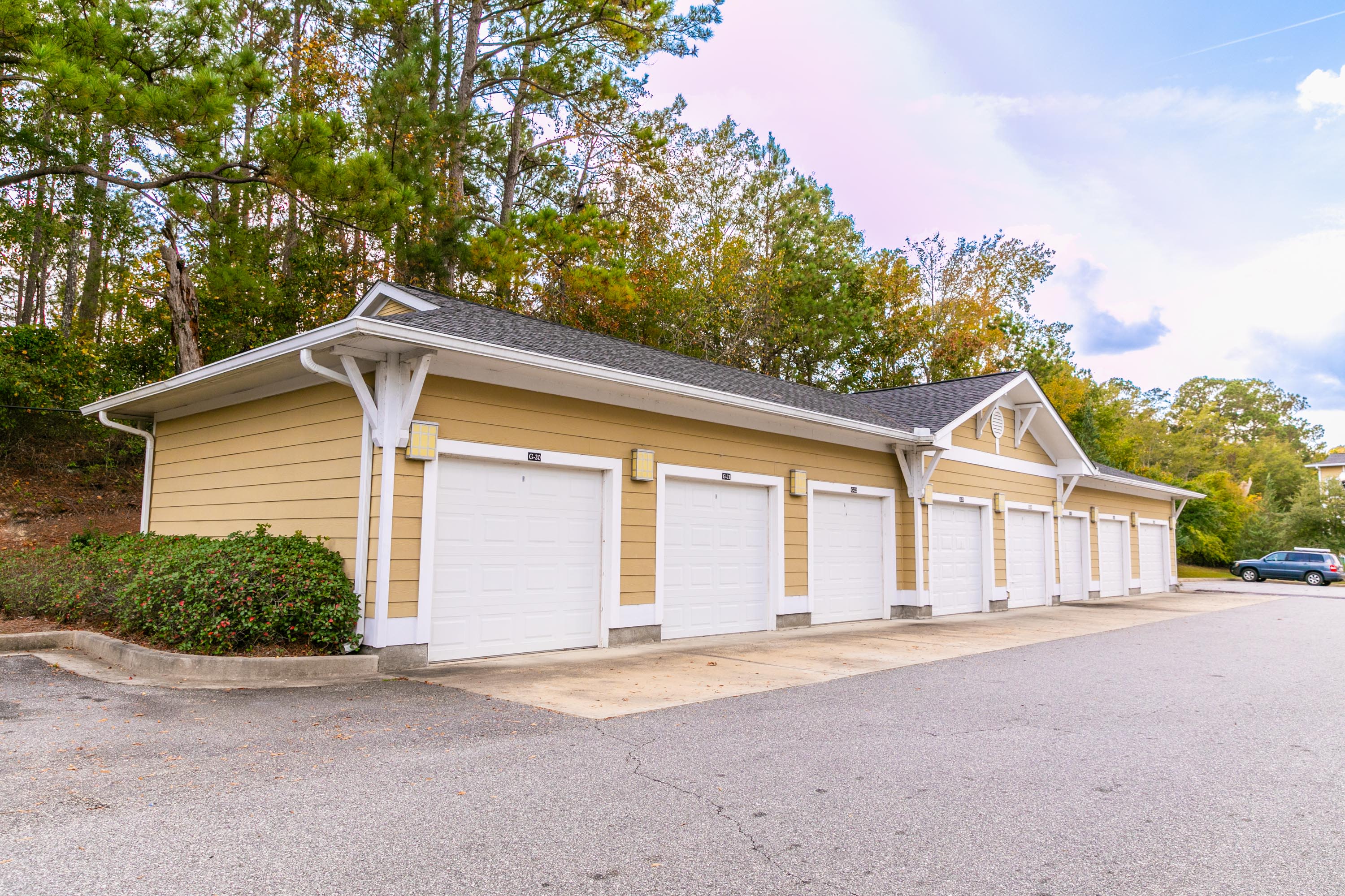 Garages at Thomaston Crossing in Macon, Georgia